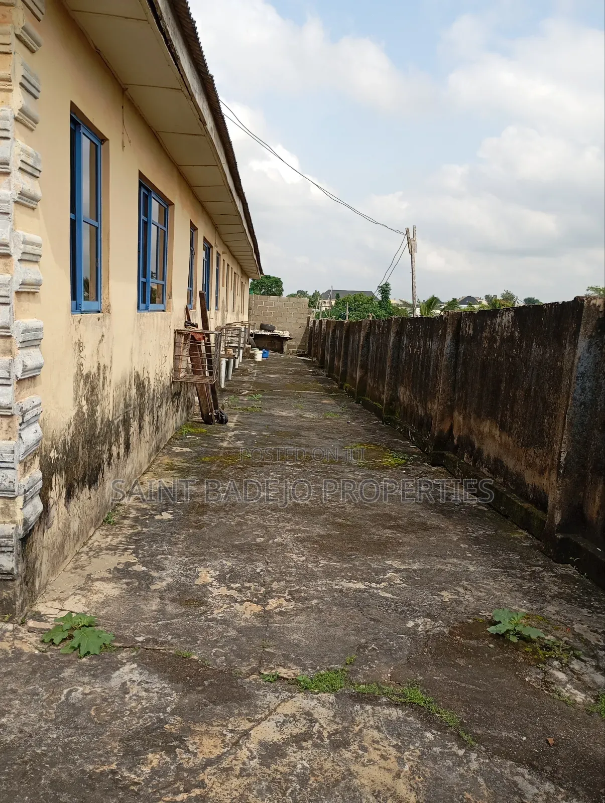 Furnished 8bdrm House in Old Igbalu Road, Gberigbe for sale