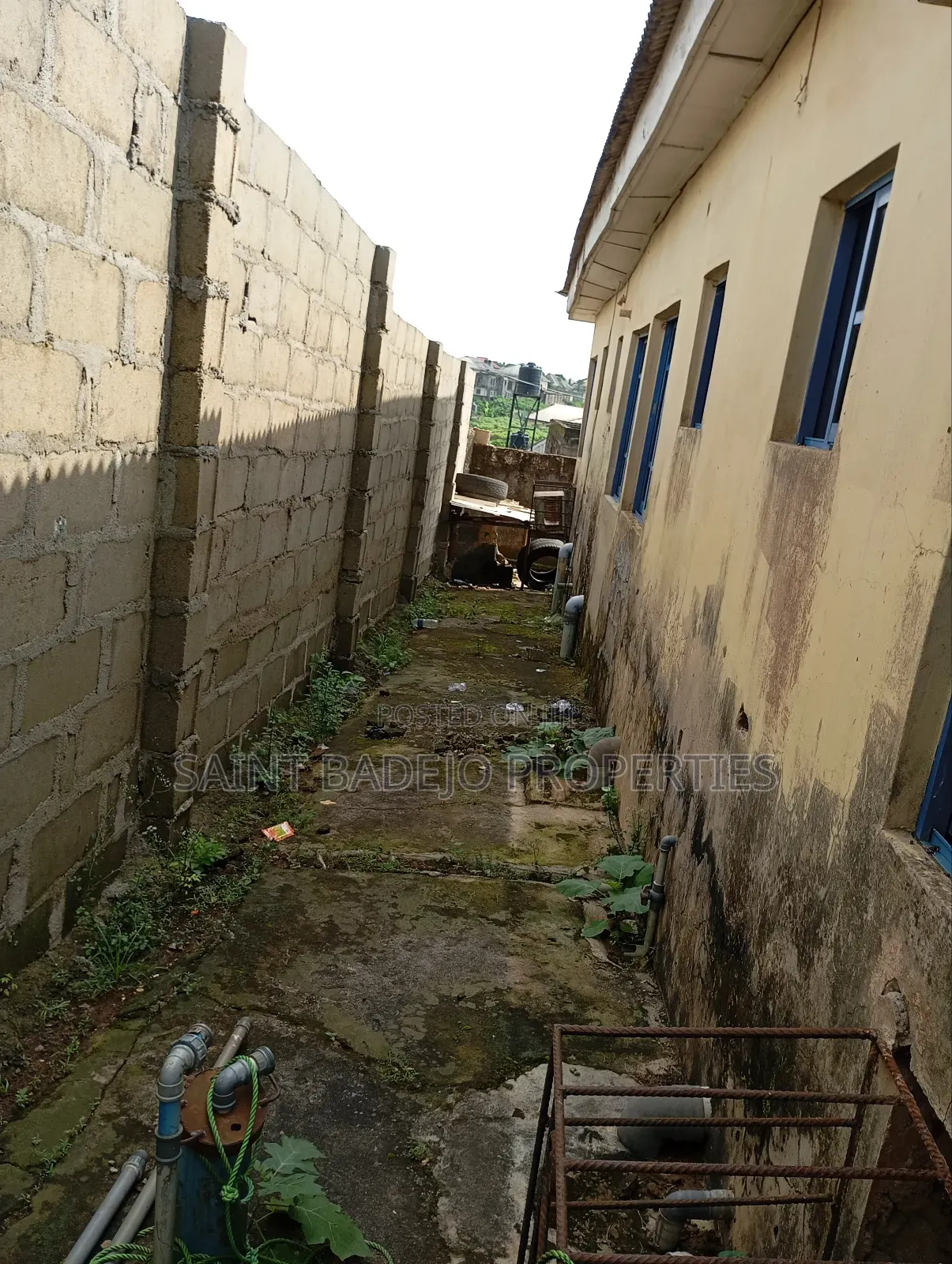 Furnished 8bdrm House in Old Igbalu Road, Gberigbe for sale