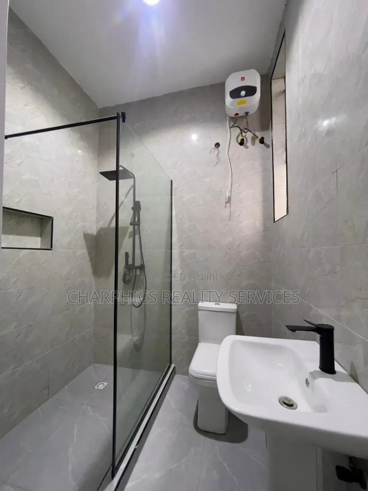 5bdrm Duplex in Lekki Phase 2 for sale