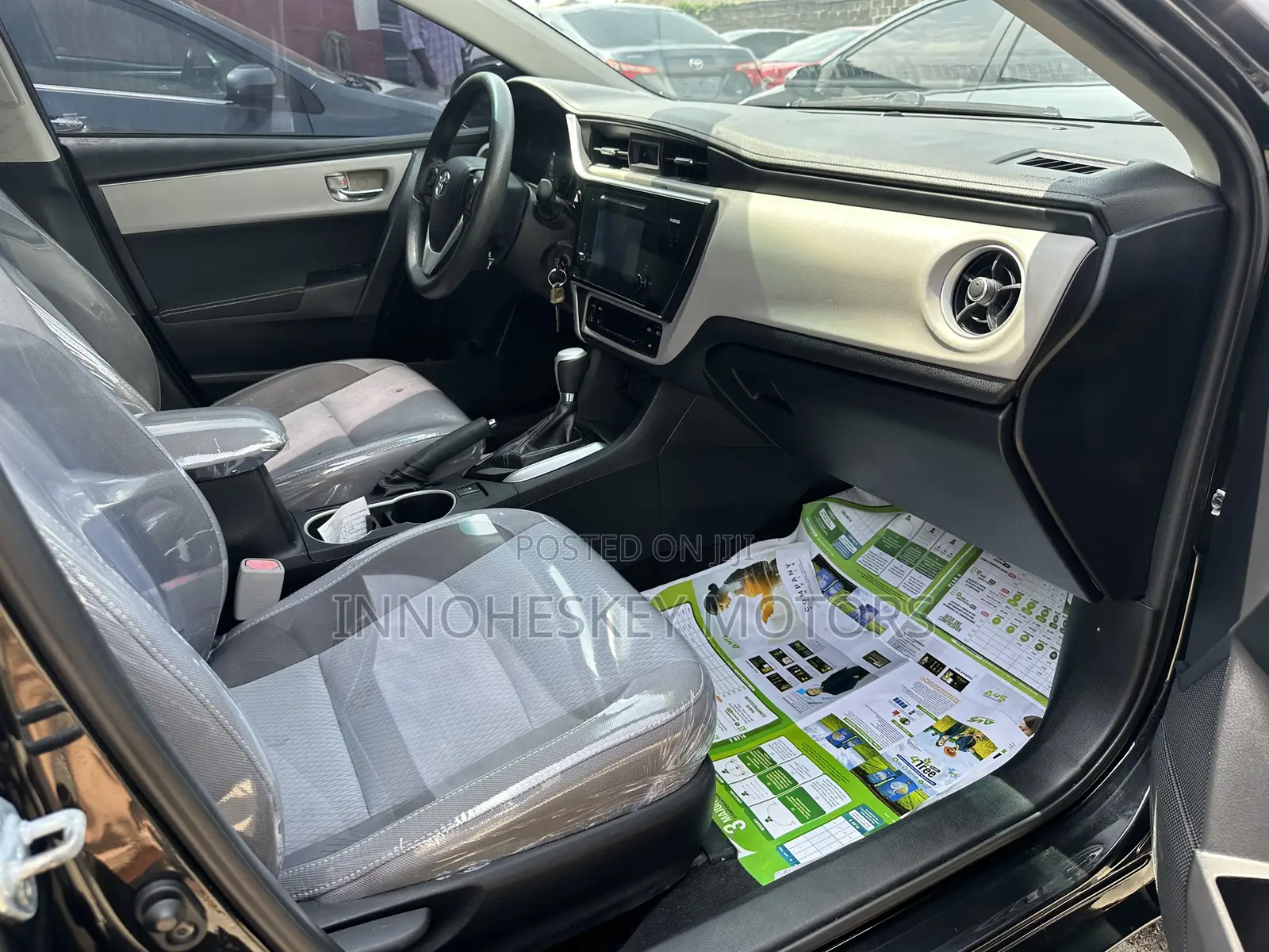 Toyota Corolla LE (1.8L 4cyl 2A) 2018 Black
