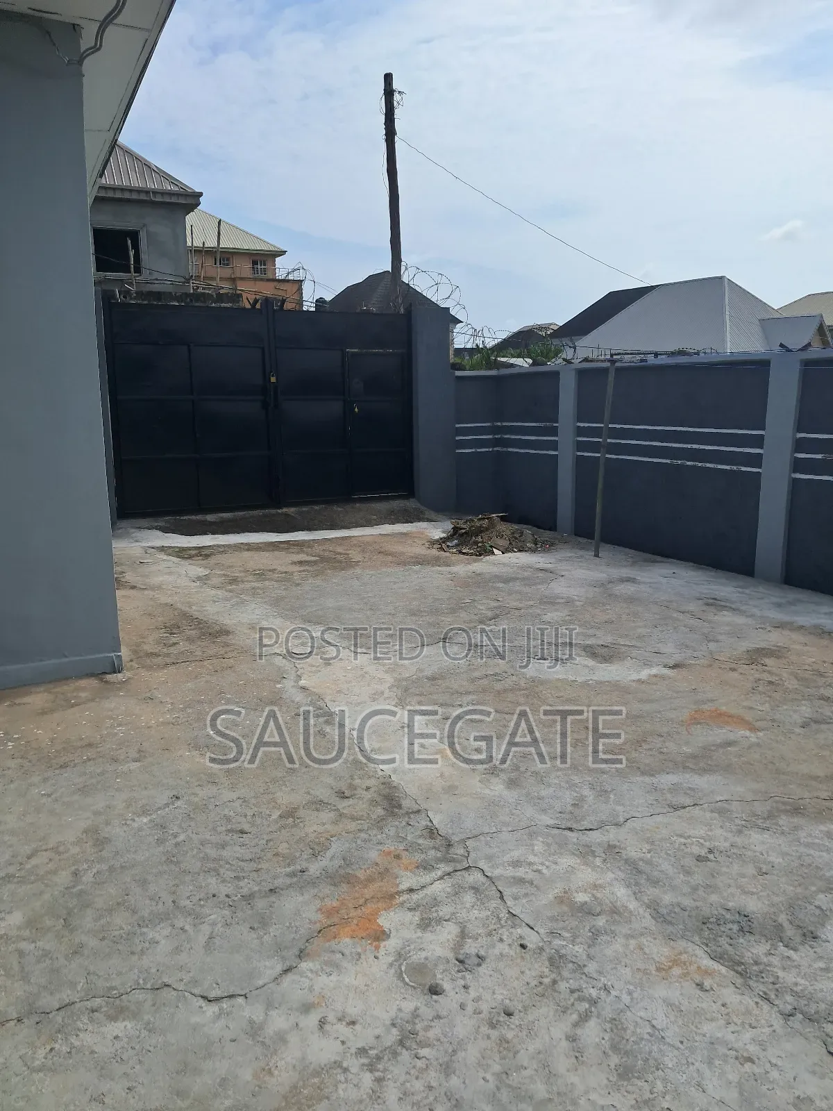 1bdrm Apartment in Olasulonye Ijegun, Satellite Town for rent