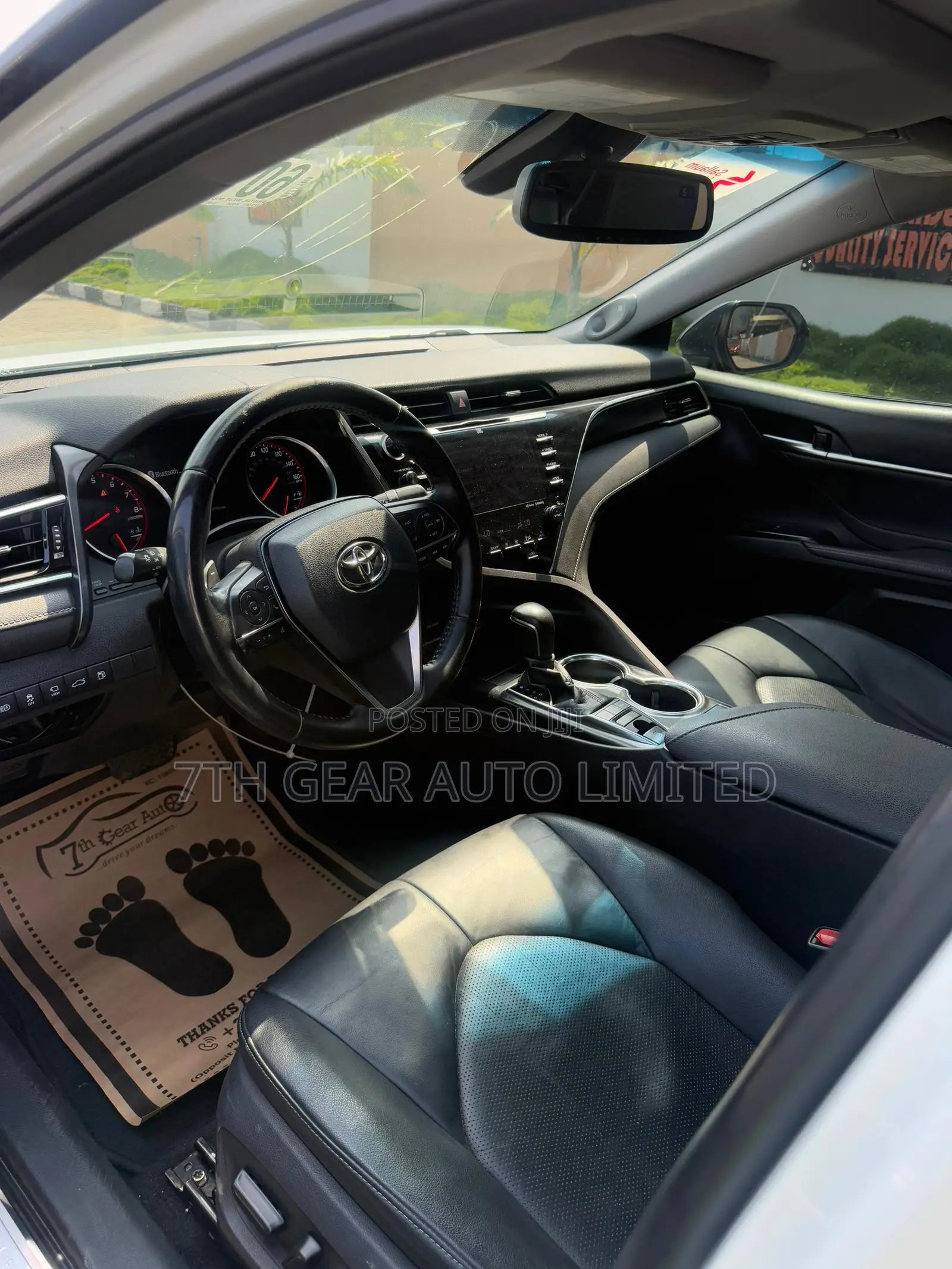 Toyota Camry XSE FWD (2.5L 4cyl 8AM) 2018 White