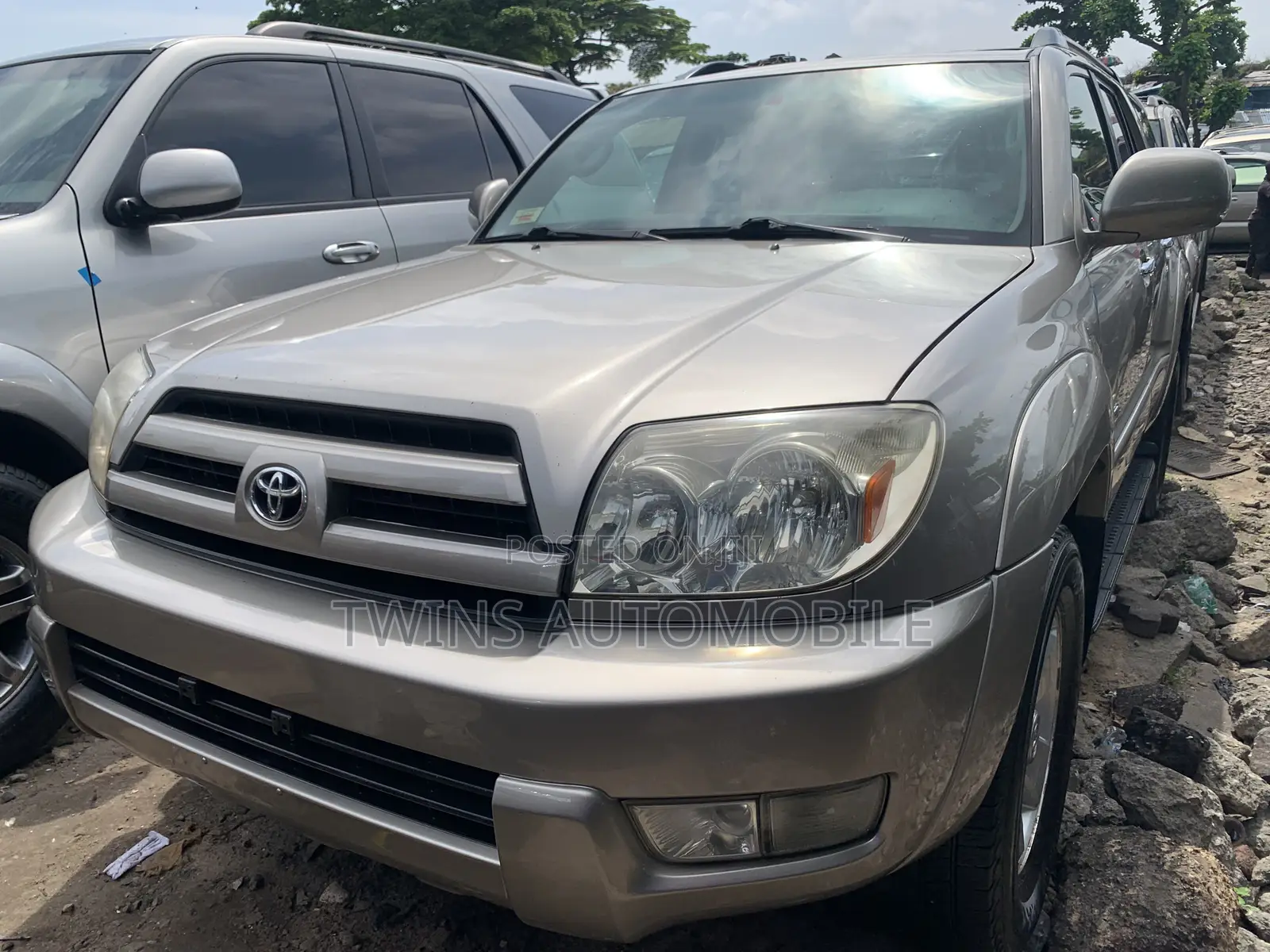 Toyota 4-Runner Limited V6 4x4 2005 Gold