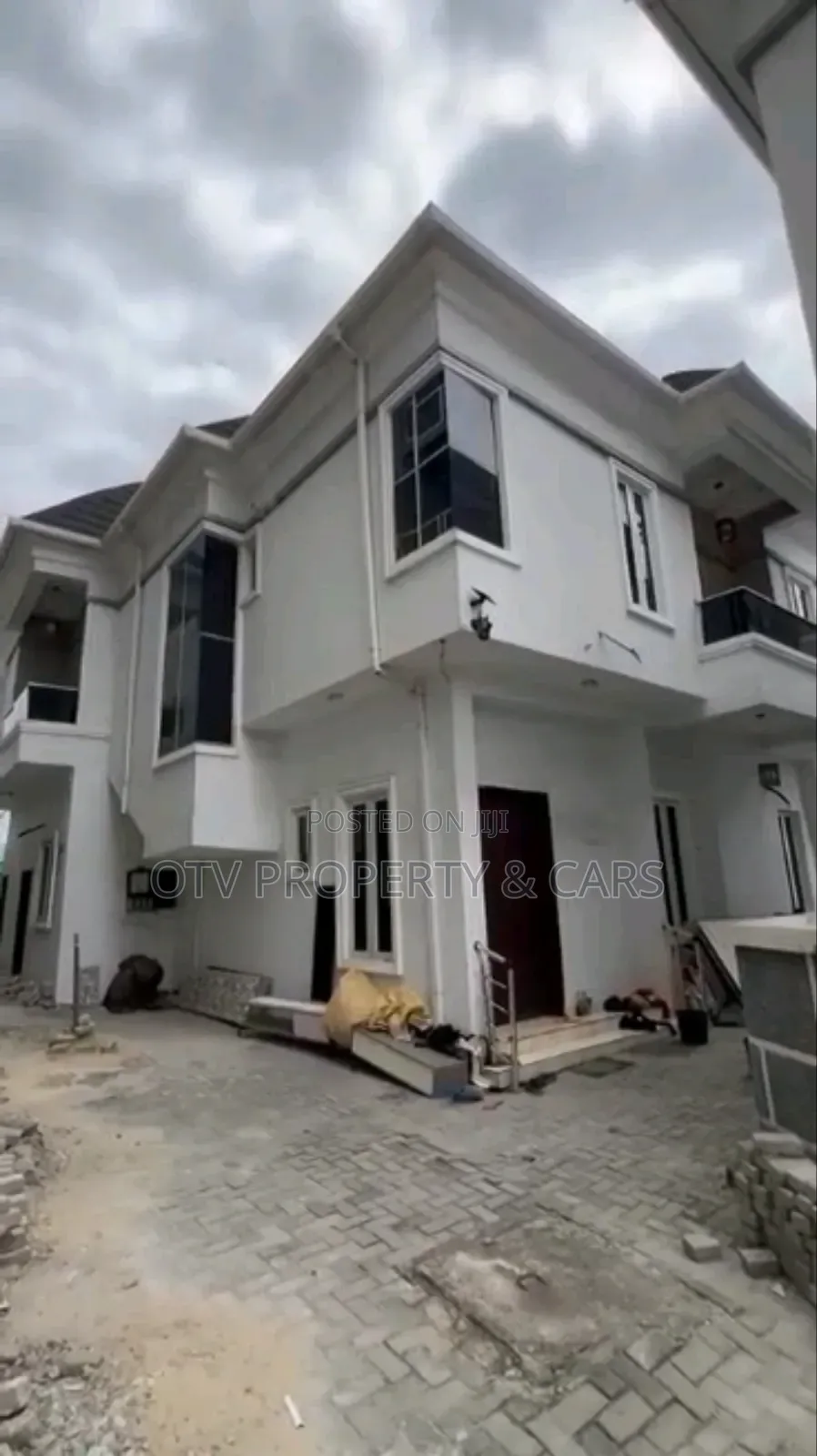 5 Bedroom Duplex for Lease