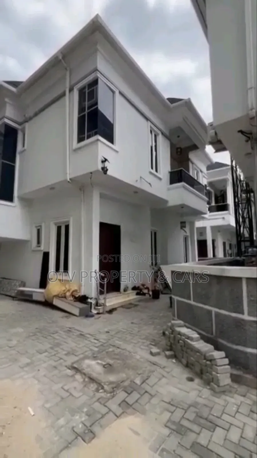 5 Bedroom Duplex for Lease