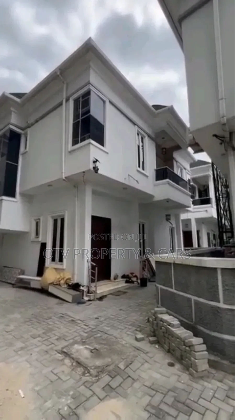 5 Bedroom Duplex for Lease