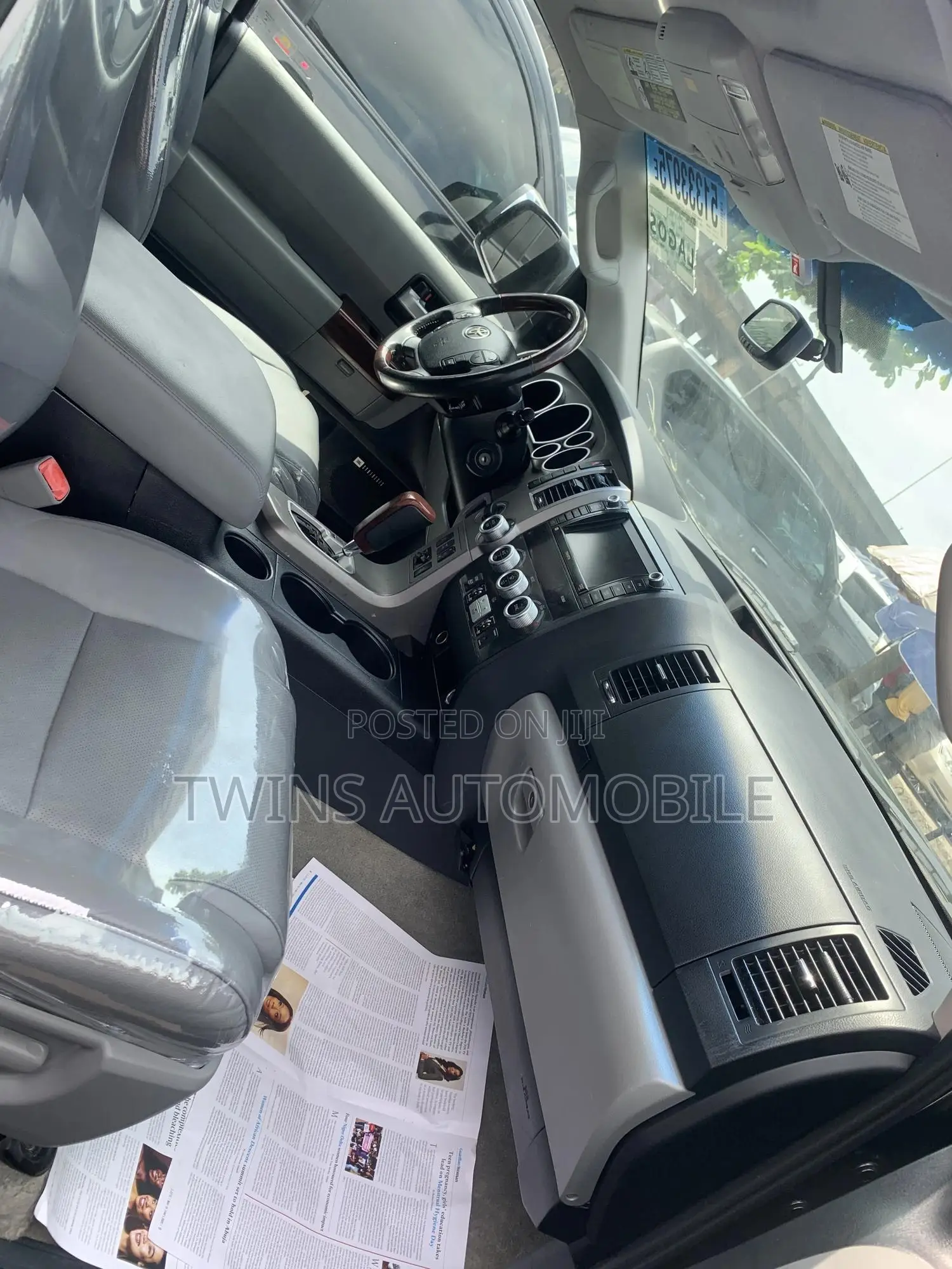 Toyota Sequoia Platinum 4dr SUV 4WD (5.7L 8cyl 6A) 2017 Black