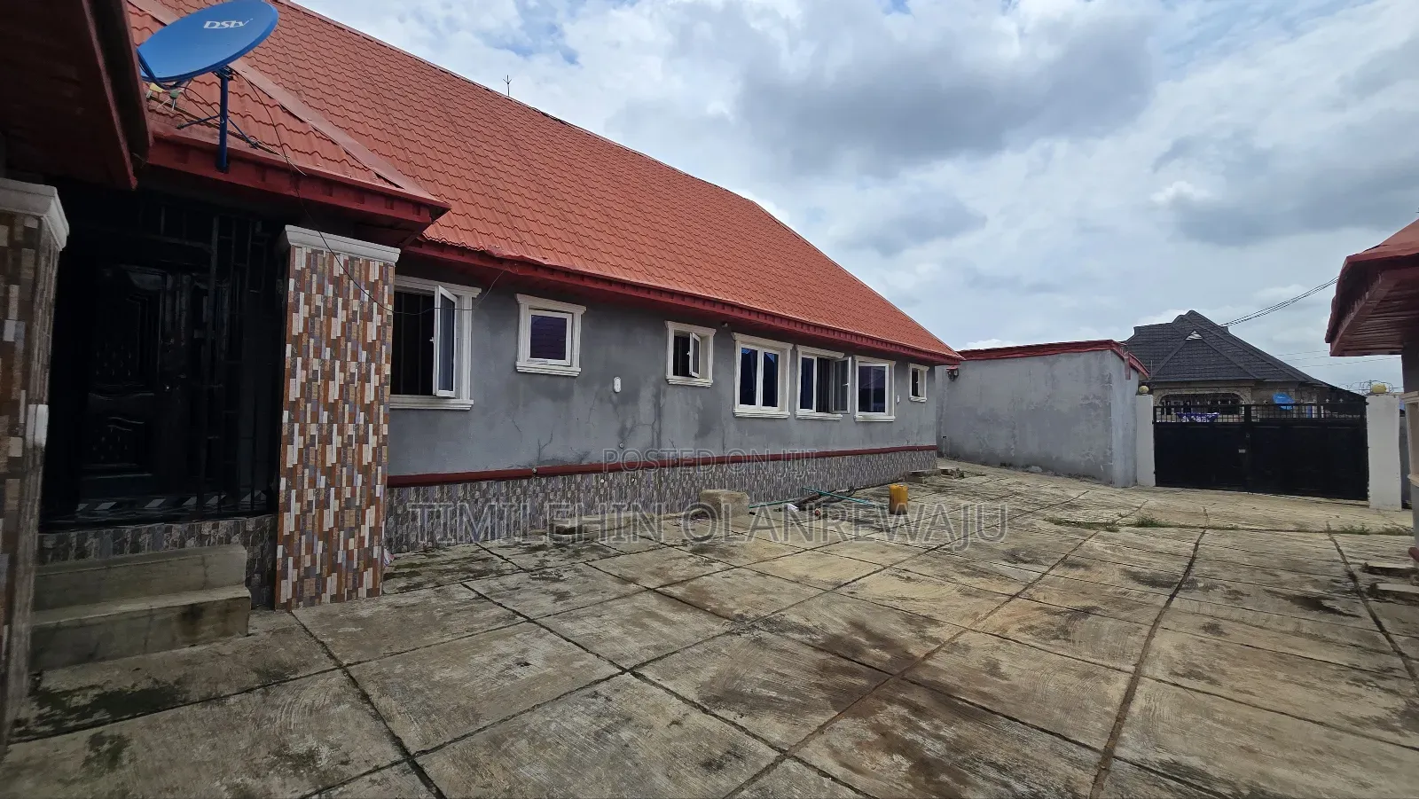 3bdrm Block of Flats in Ologuneru, Ibadan for sale