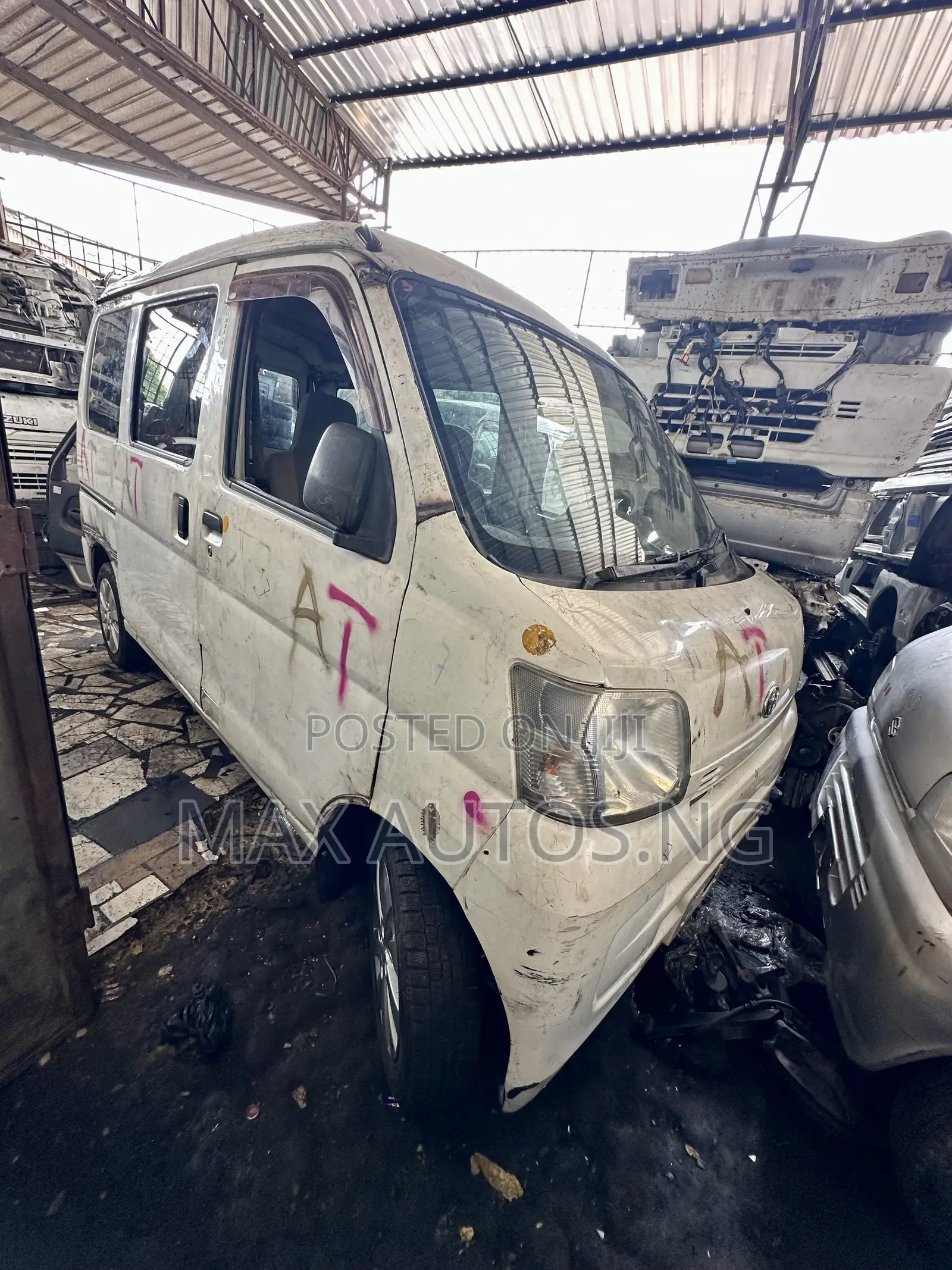 Daihatsu Hijet 2010 White