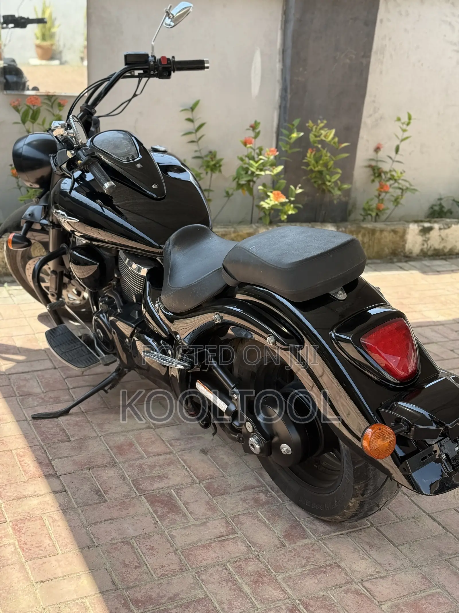 Suzuki Intruder 2015 Black