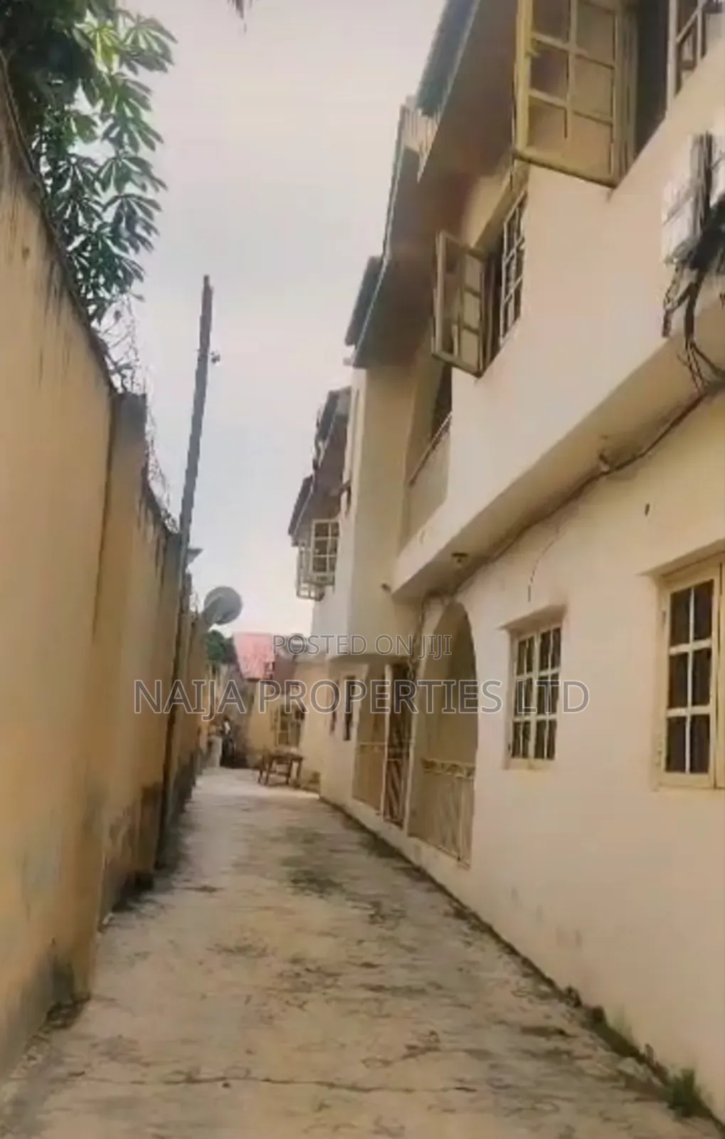 3bdrm Block of Flats in Magodo Phase 2 for sale