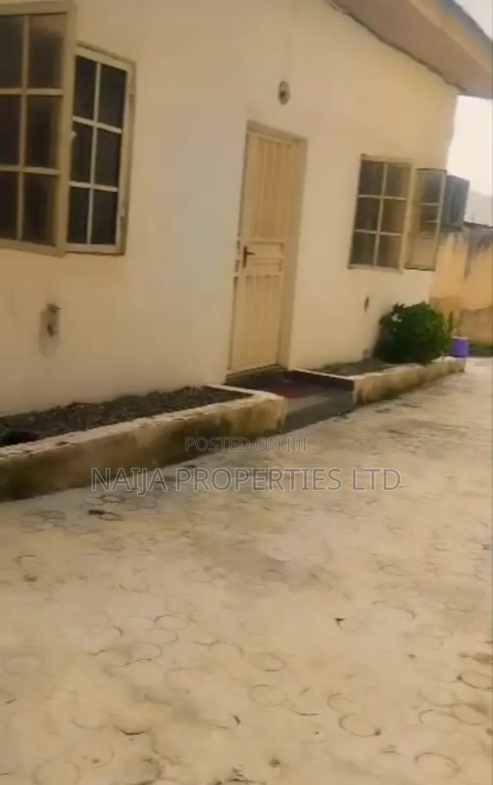 3bdrm Block of Flats in Magodo Phase 2 for sale