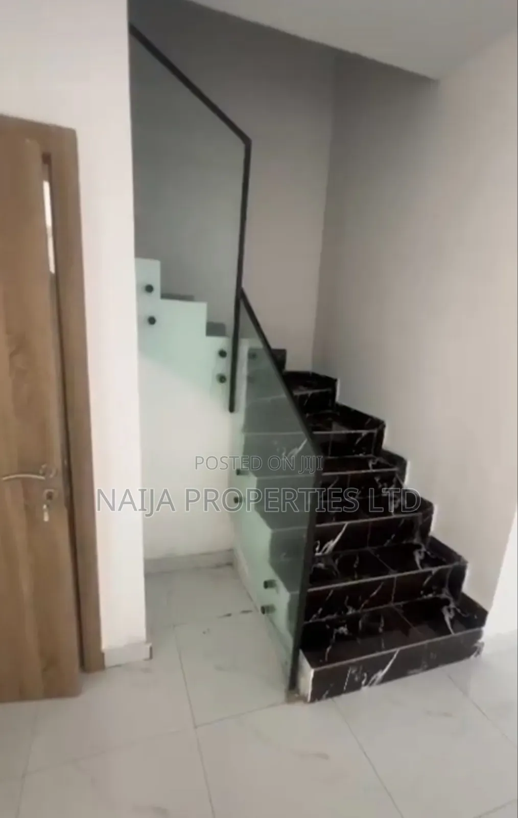 3bdrm Townhouse/Terrace in Blenco, Sangotedo for sale