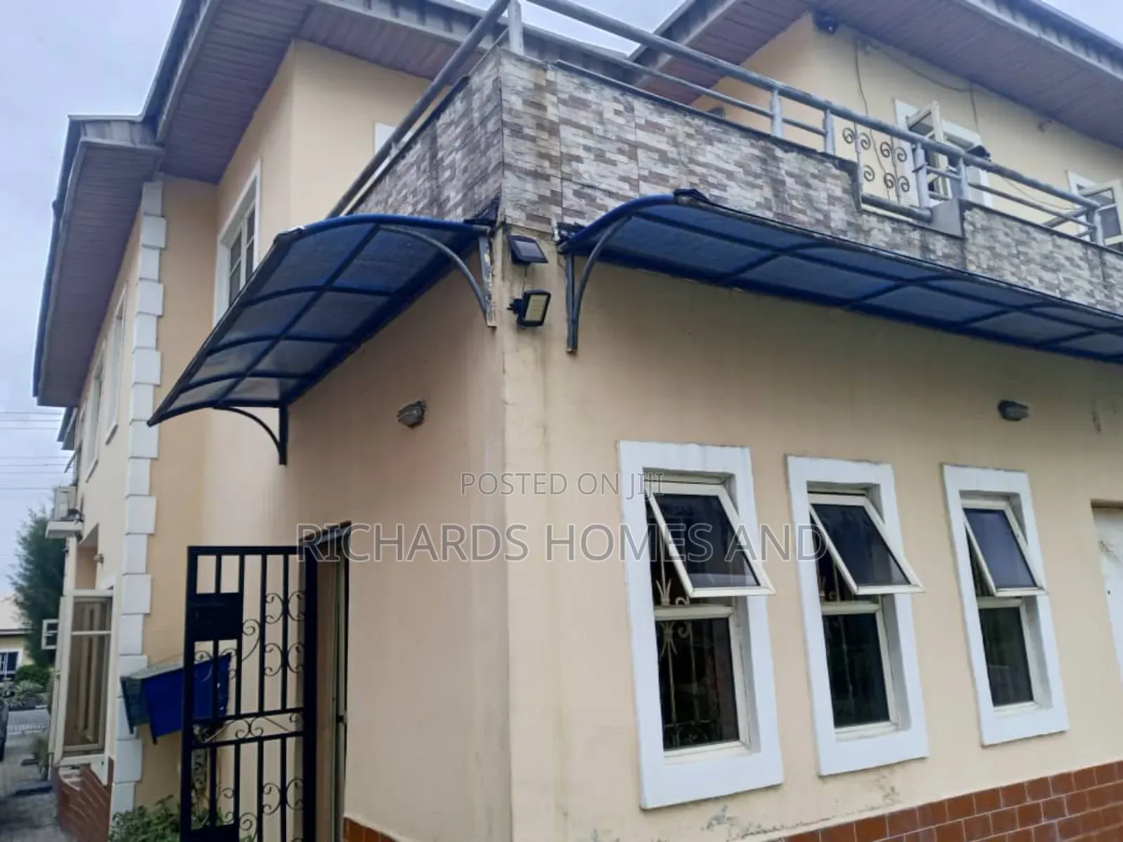 4bdrm House in Chevron for sale
