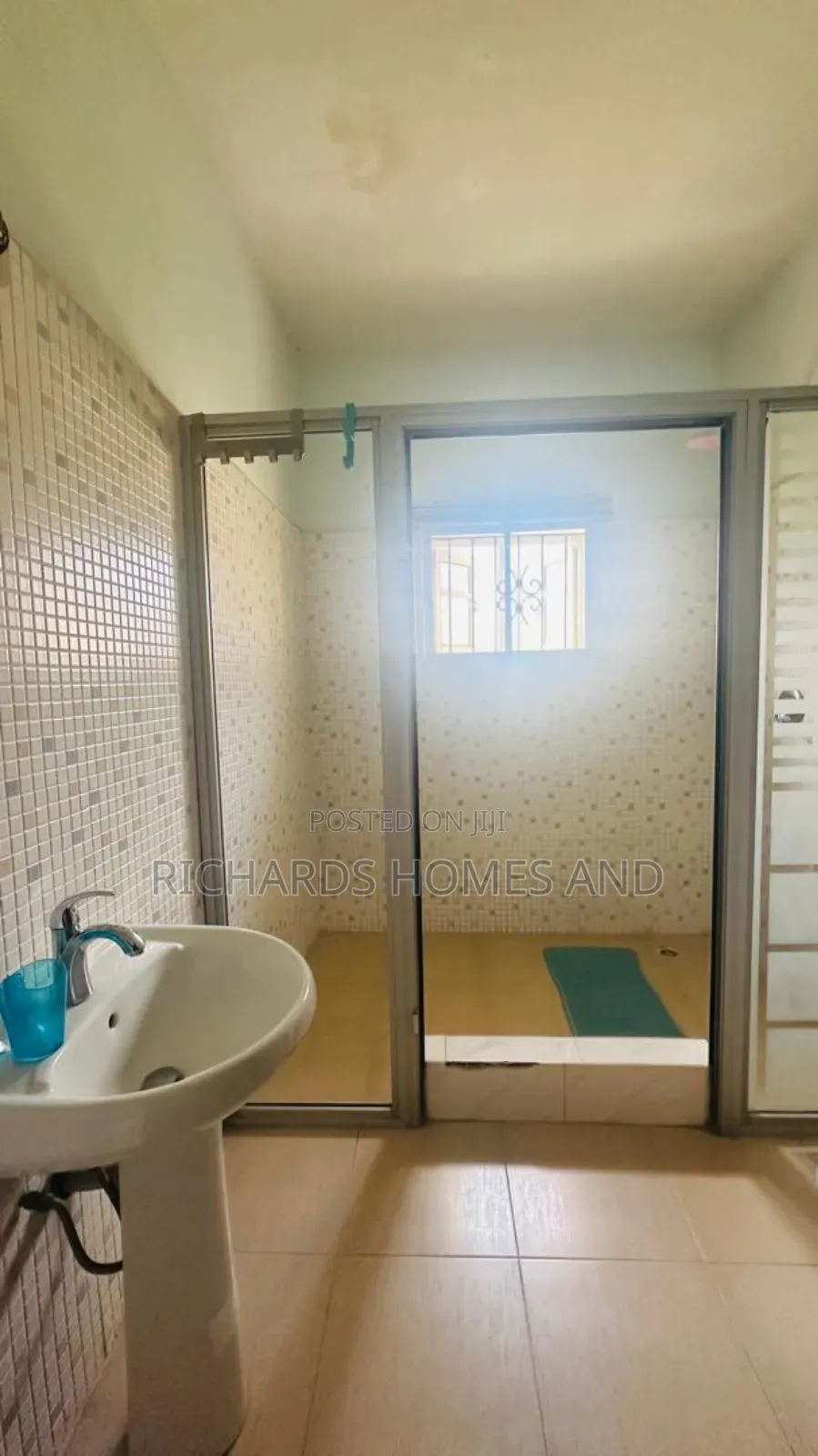 4bdrm House in Chevron for sale