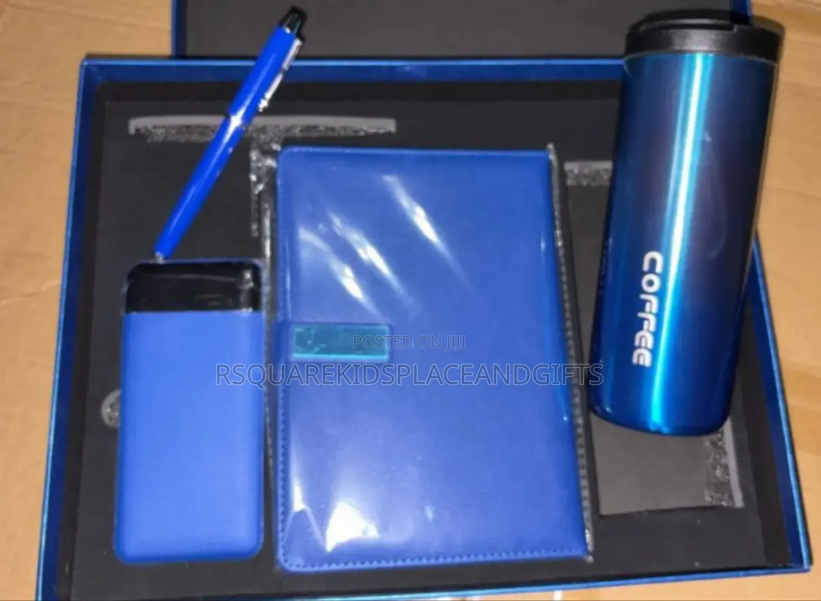 Cooperate Set With Power Bank for Souvenir
