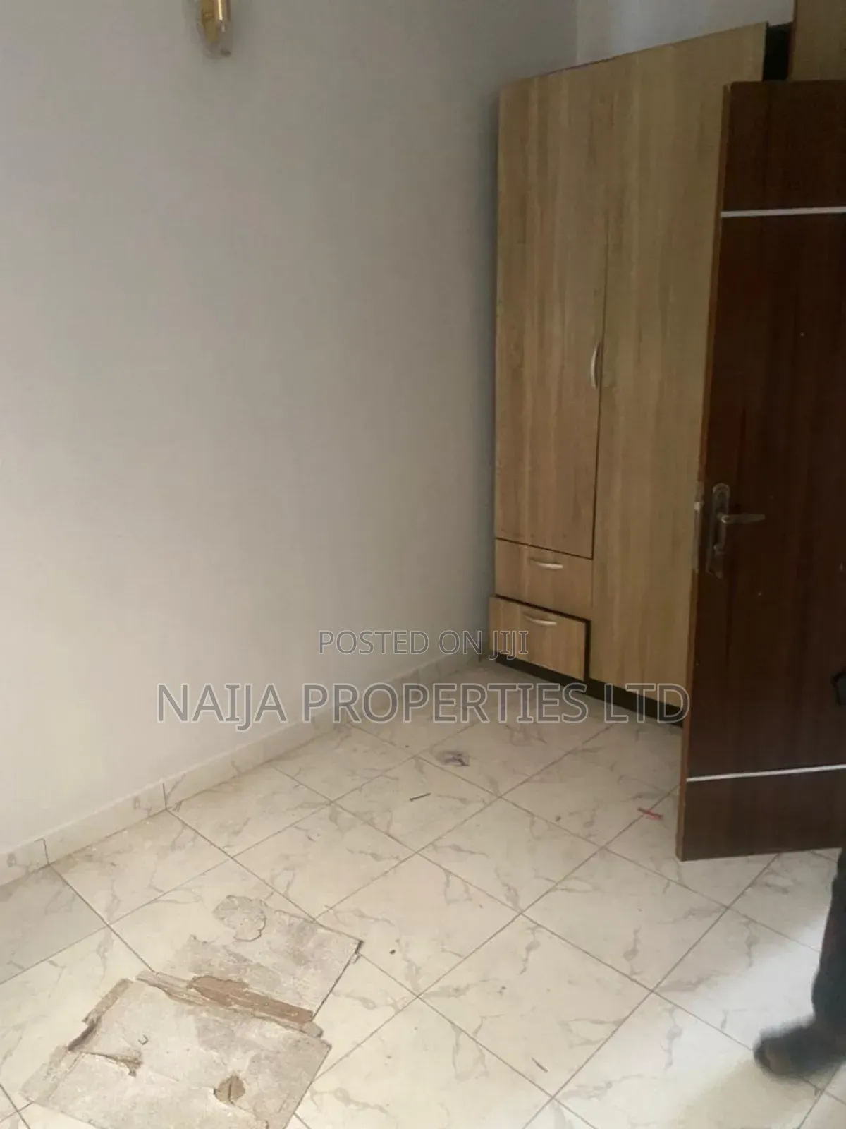 4bdrm Duplex in Ologolo, Lekki for sale