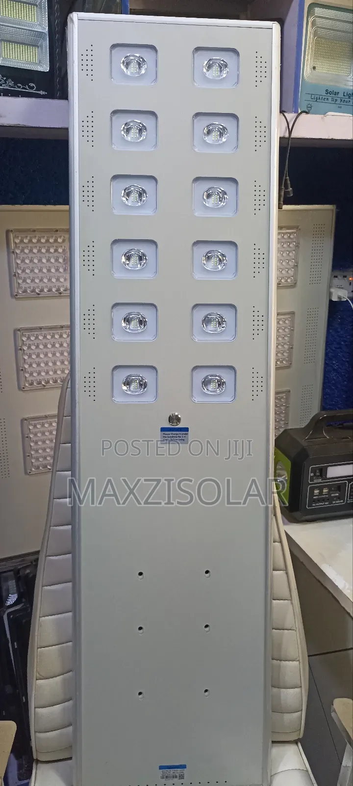 100watts Wakatek All In One Solar Street Light
