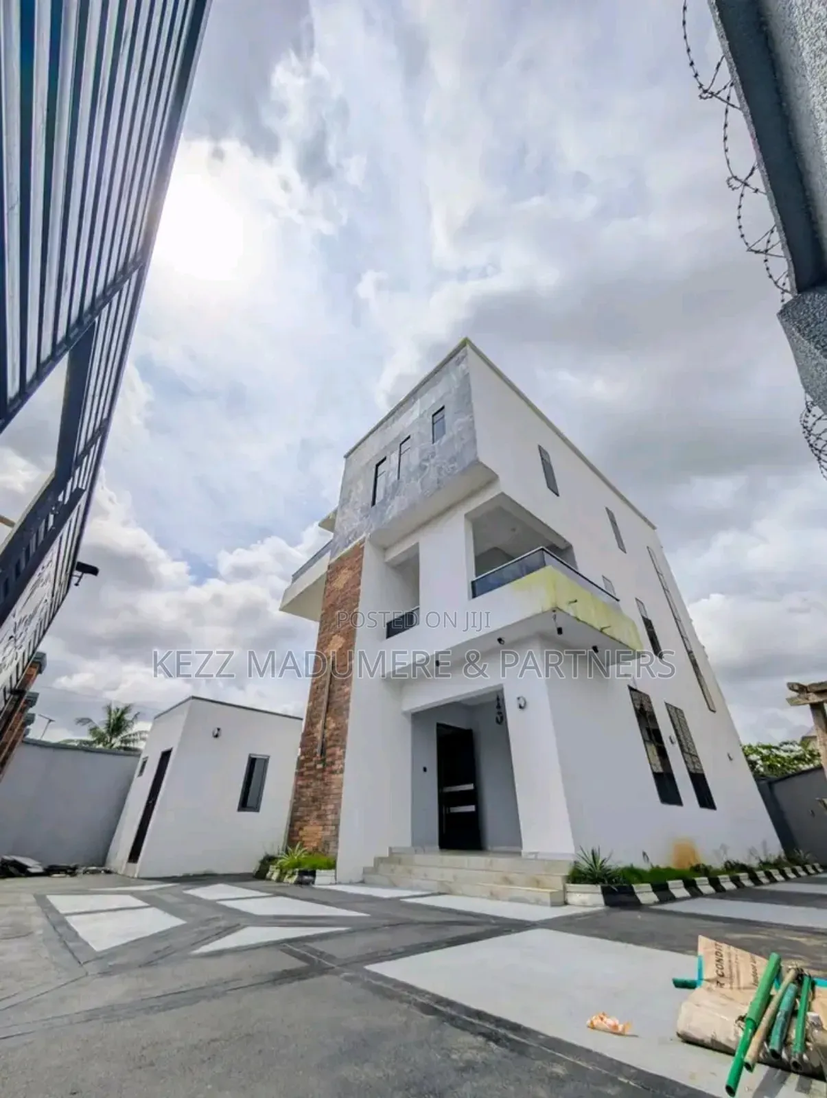 4bdrm Duplex in Ewat Ext ,Uyo ,Akwa for sale