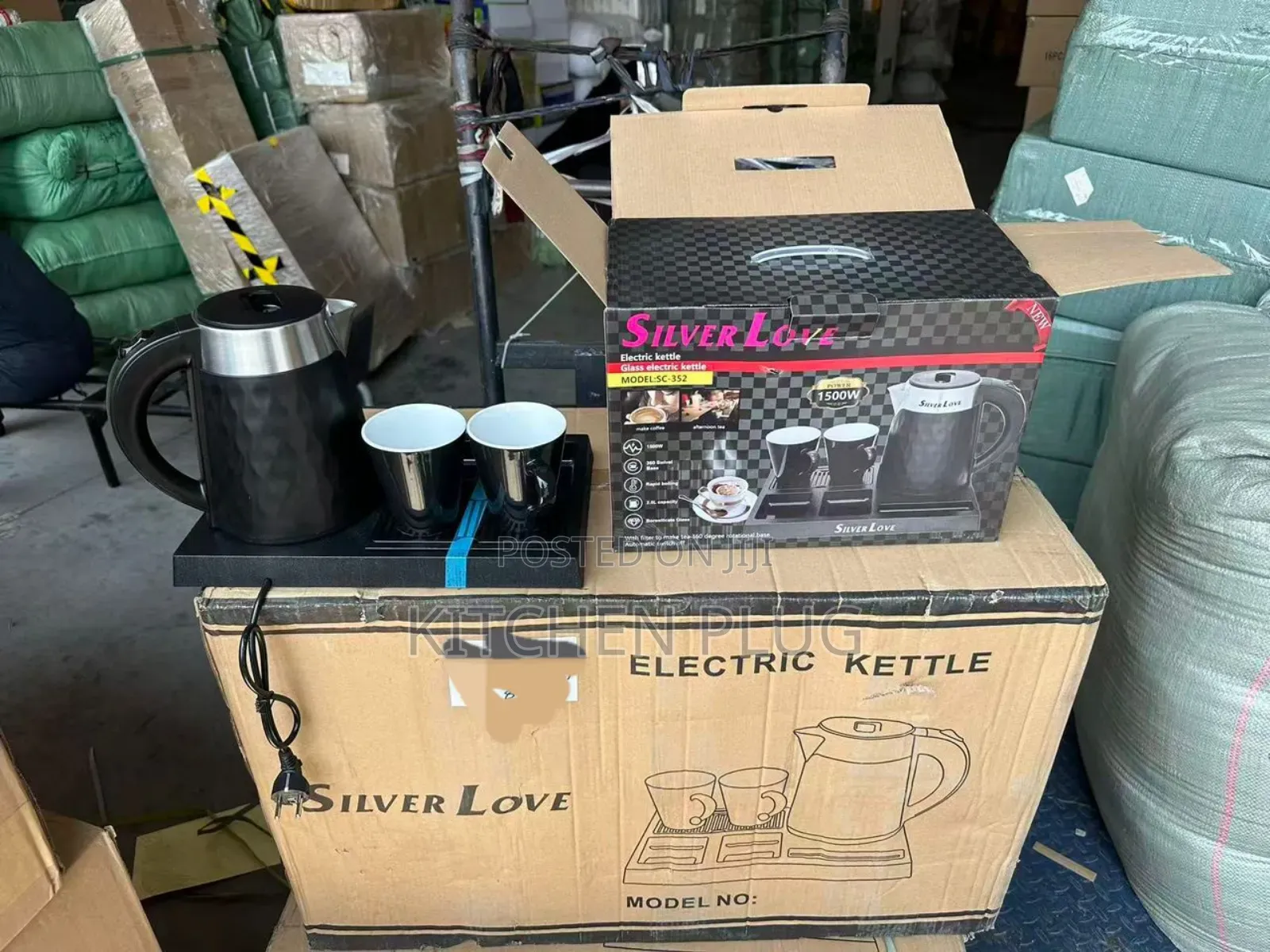 Hotel Kettle With a Tray Cups