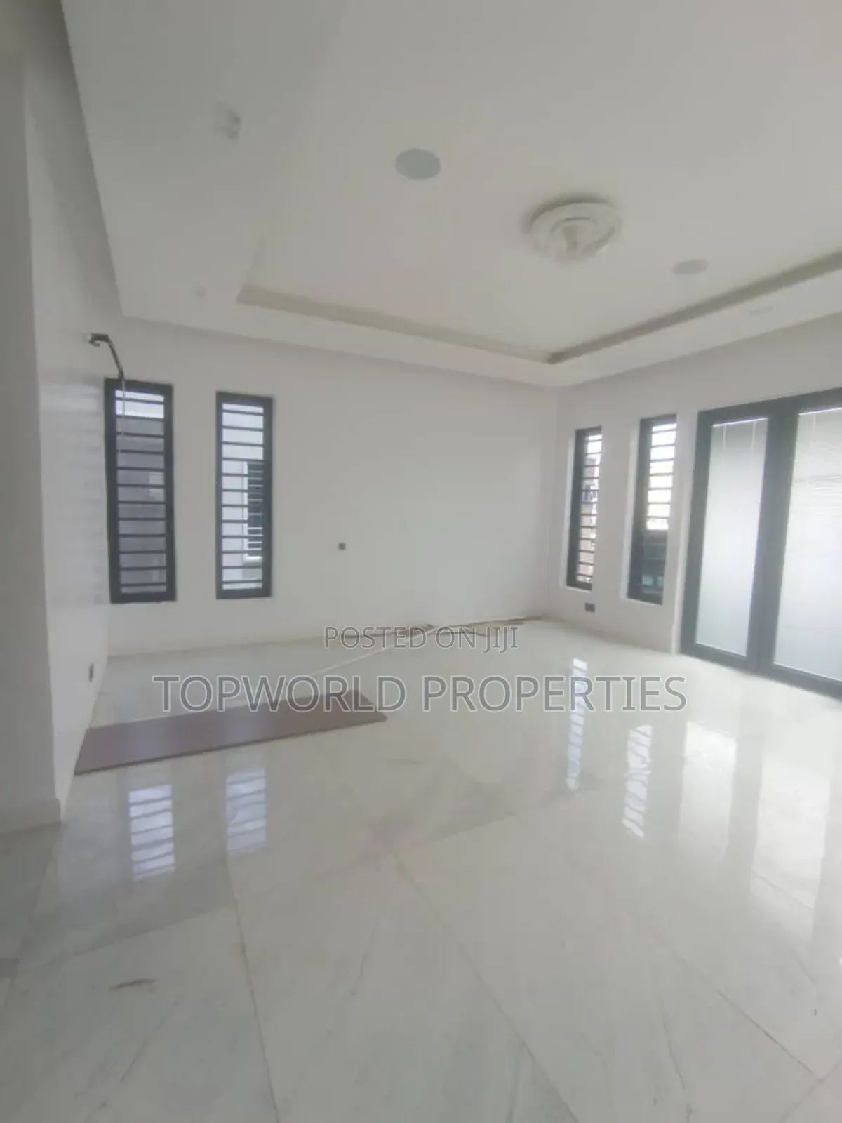 5bdrm Duplex in Ikeja Gra for sale