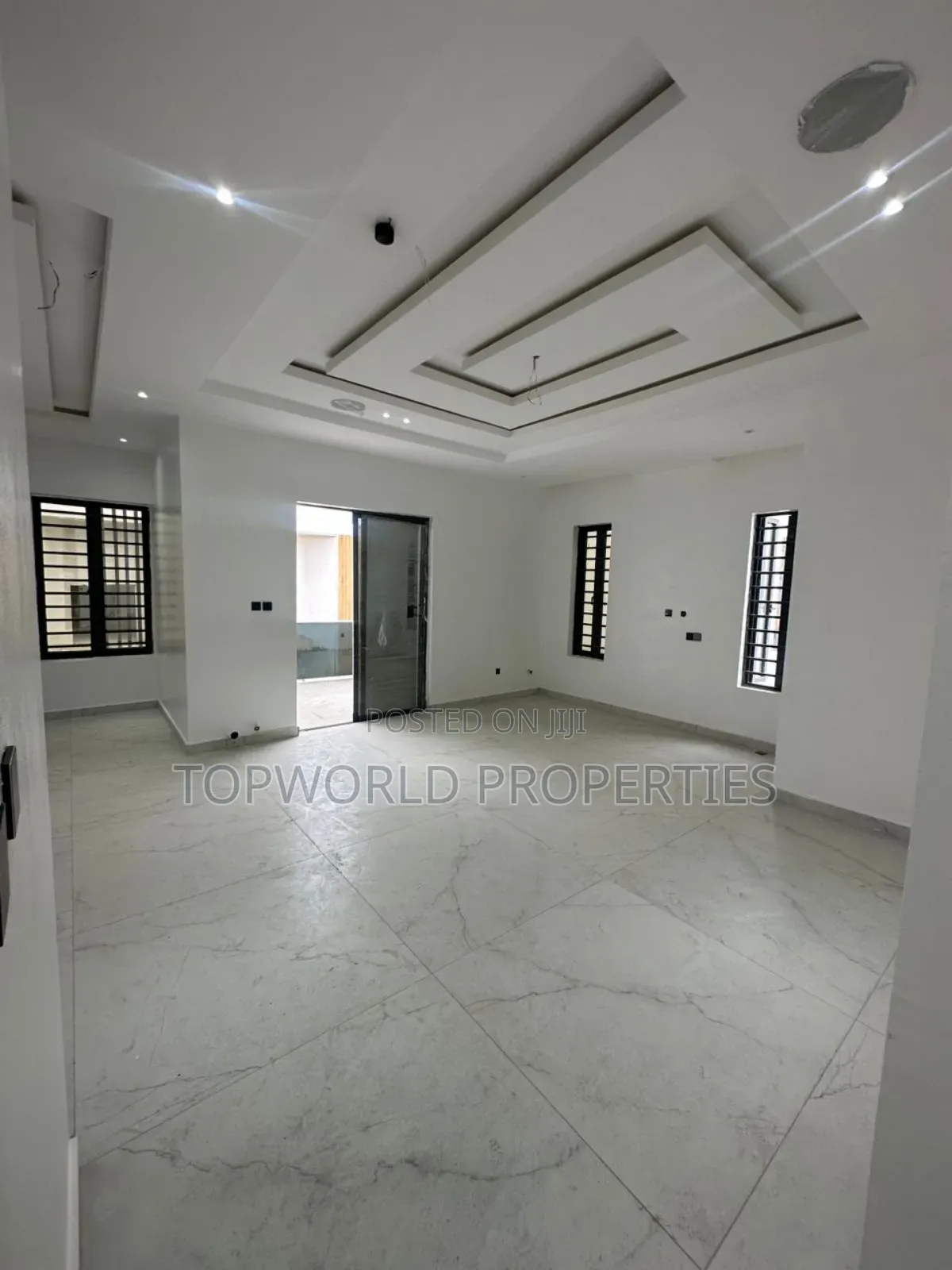 5bdrm Duplex in Ikeja Gra for sale