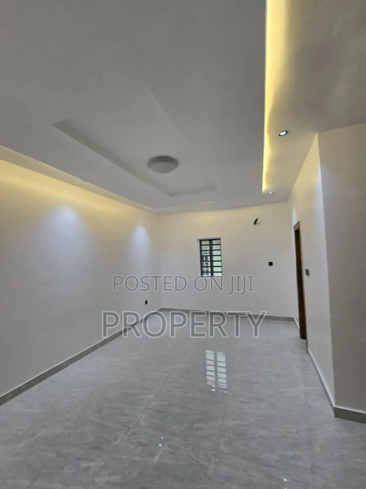 5bdrm Duplex in Omole for rent