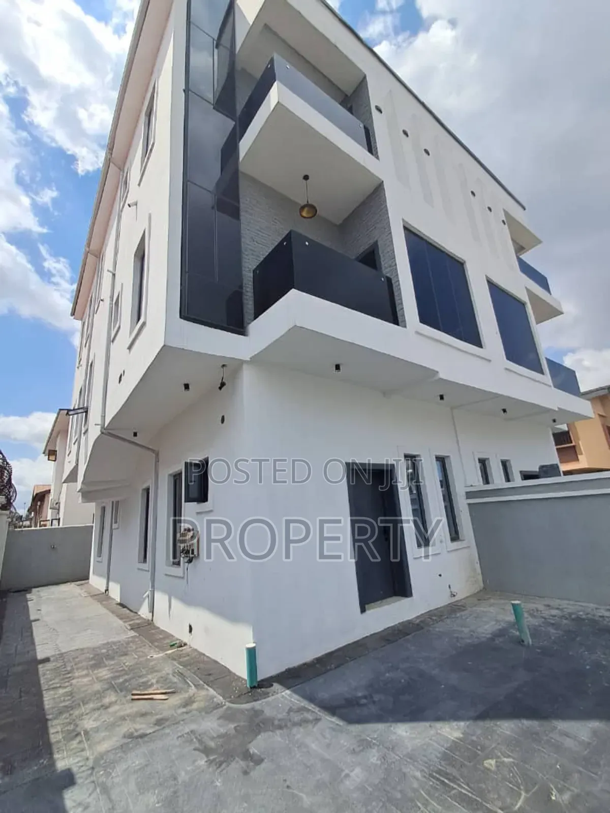 4bdrm Duplex in Magodo Phase 2 for sale