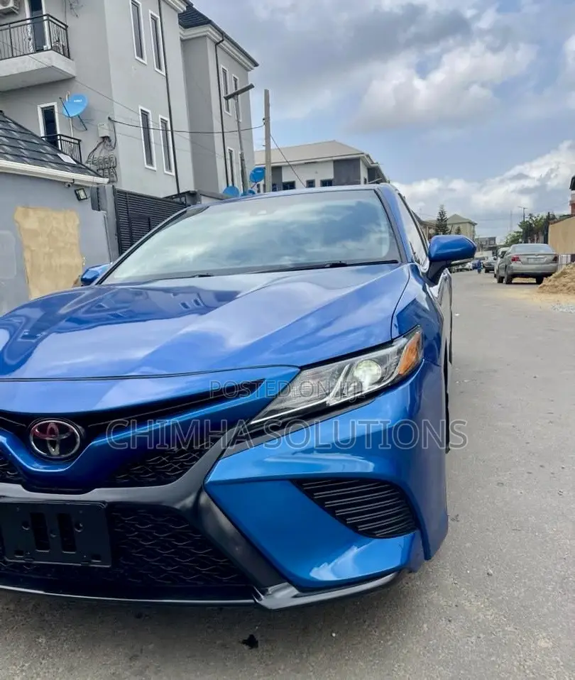 Toyota Camry SE (2.5L 4cyl 8A) 2019 Blue