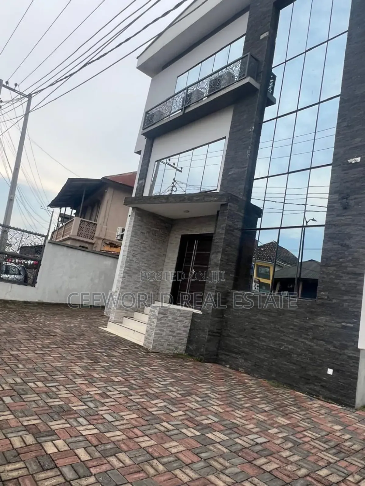 Office Space of 7 Offices With
 2 Receptions and 4toilets