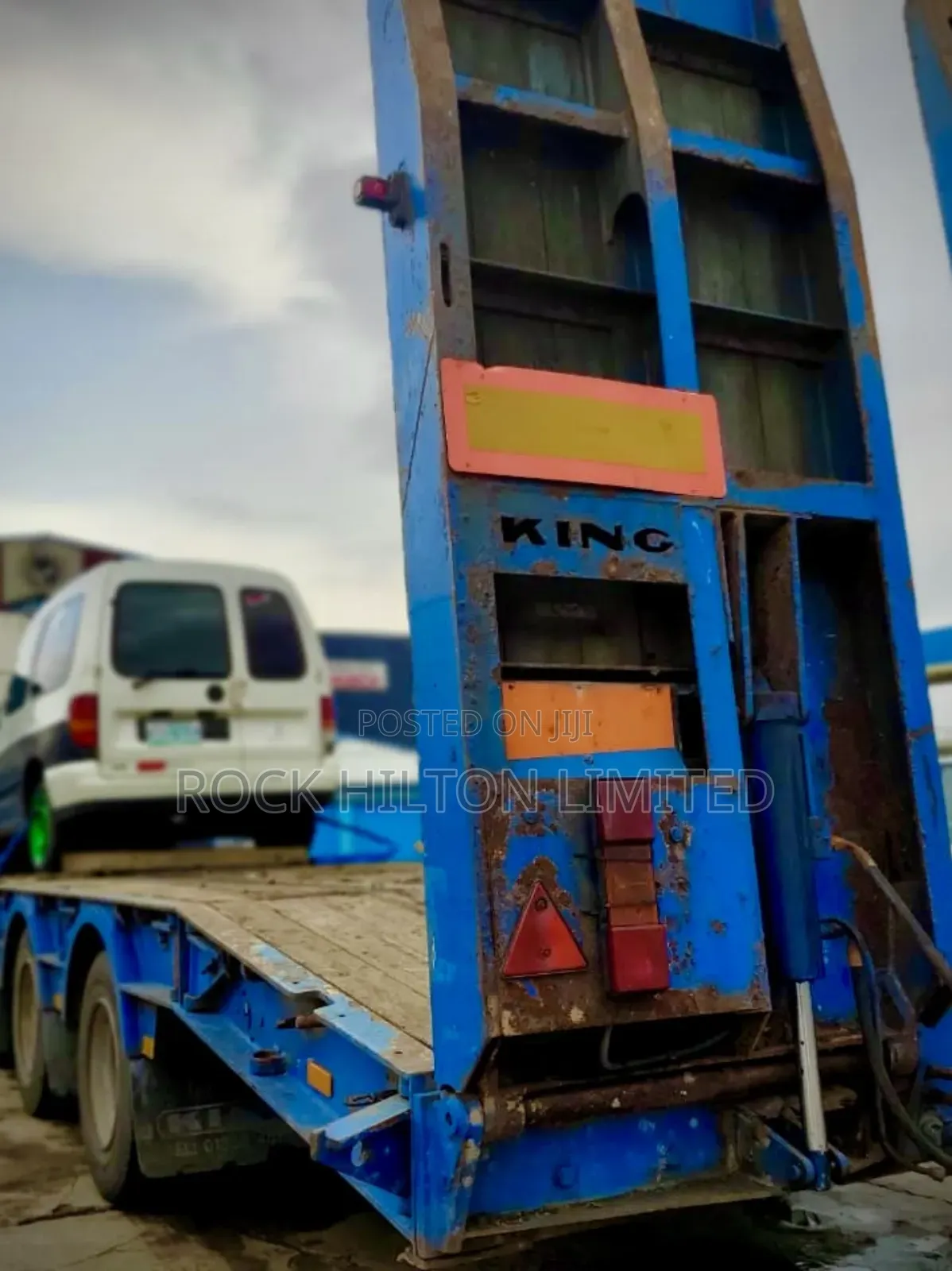 Lowbed, Flatbody Trucks for Hire