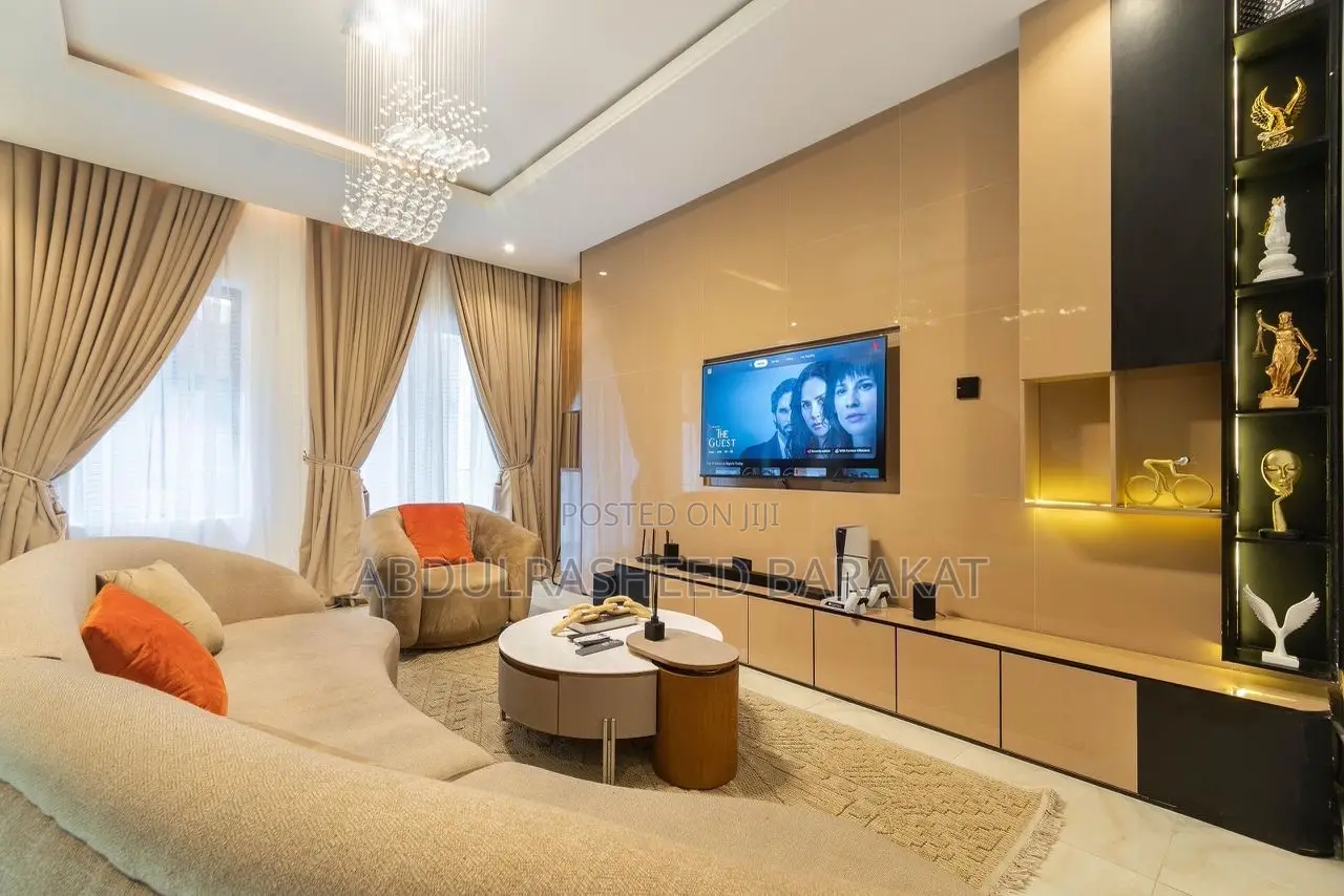 Luxury 2 Bedroom Apartment With Pool Ps5 Balcony Mini Bar