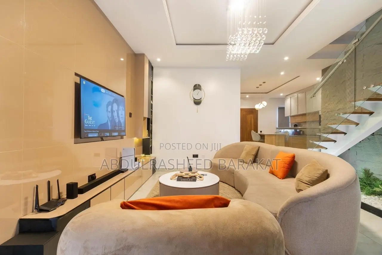 Luxury 2 Bedroom Apartment With Pool Ps5 Balcony Mini Bar