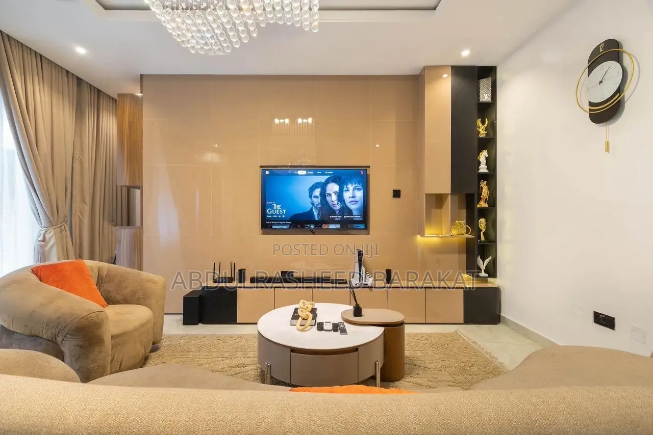 Luxury 2 Bedroom Apartment With Pool Ps5 Balcony Mini Bar