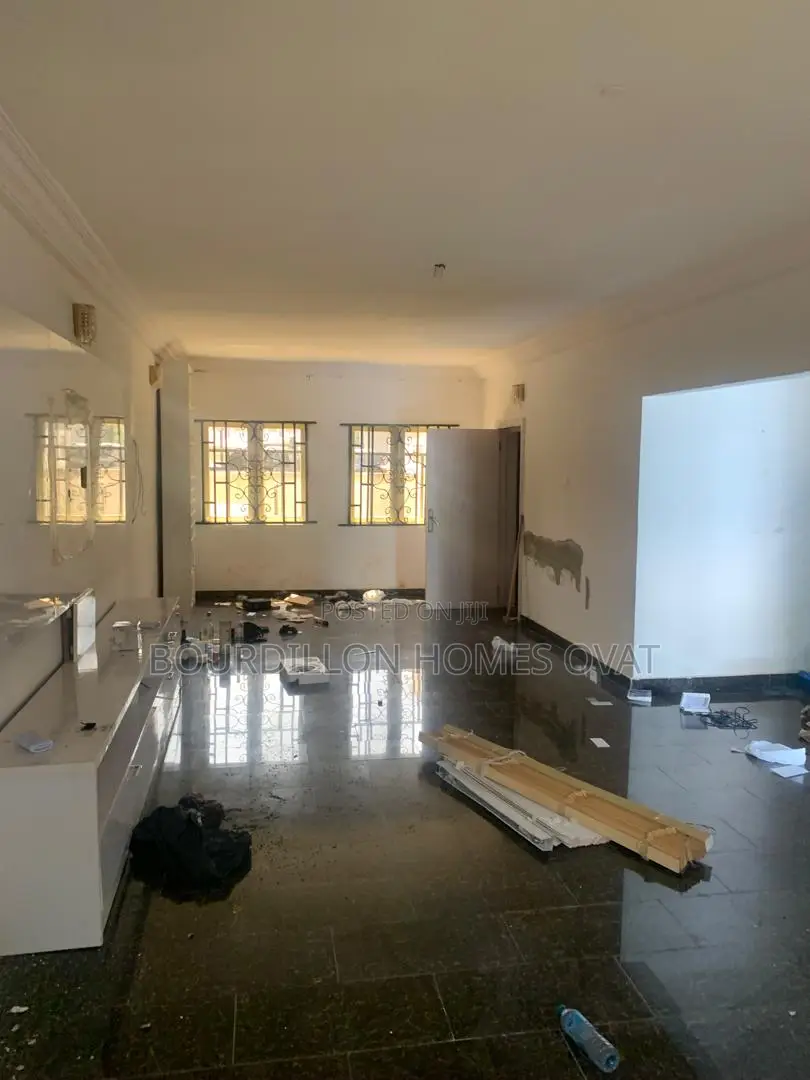 3bdrm Duplex in Lekki County Road for rent