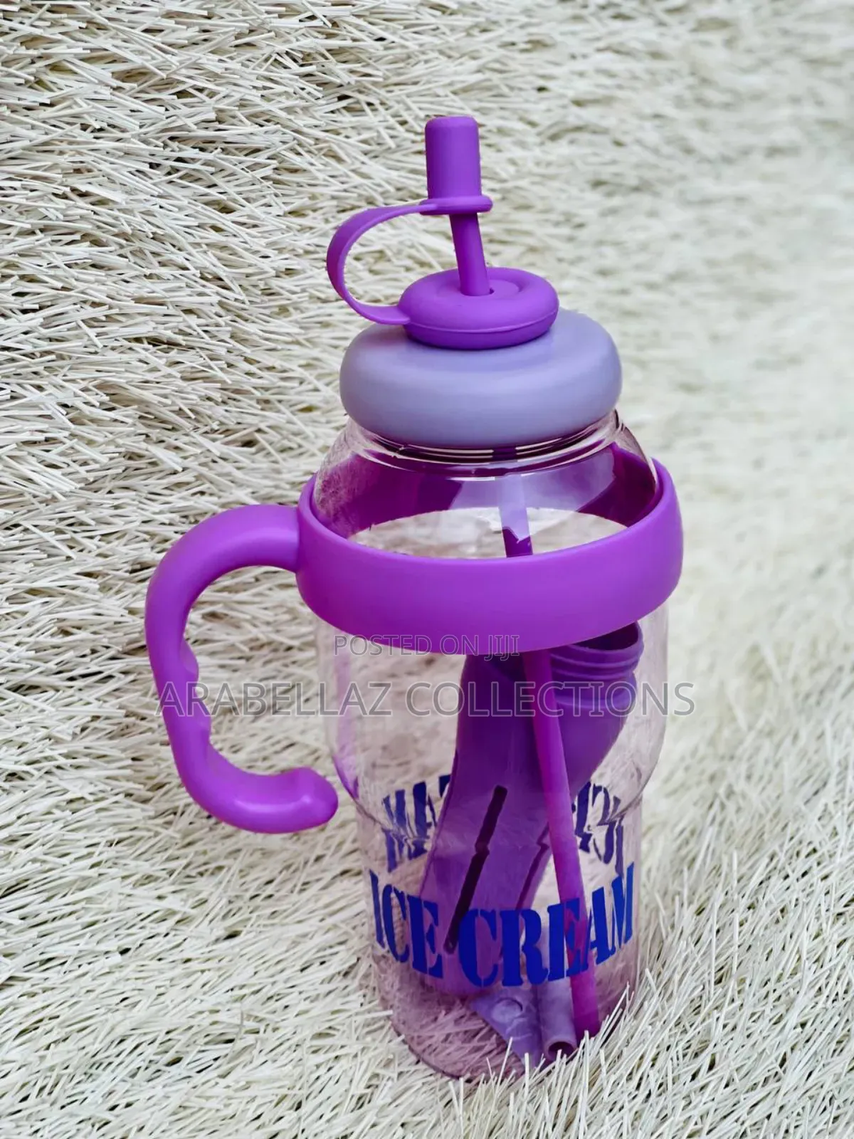 Large-Capacity Water Bottle With a Straw,