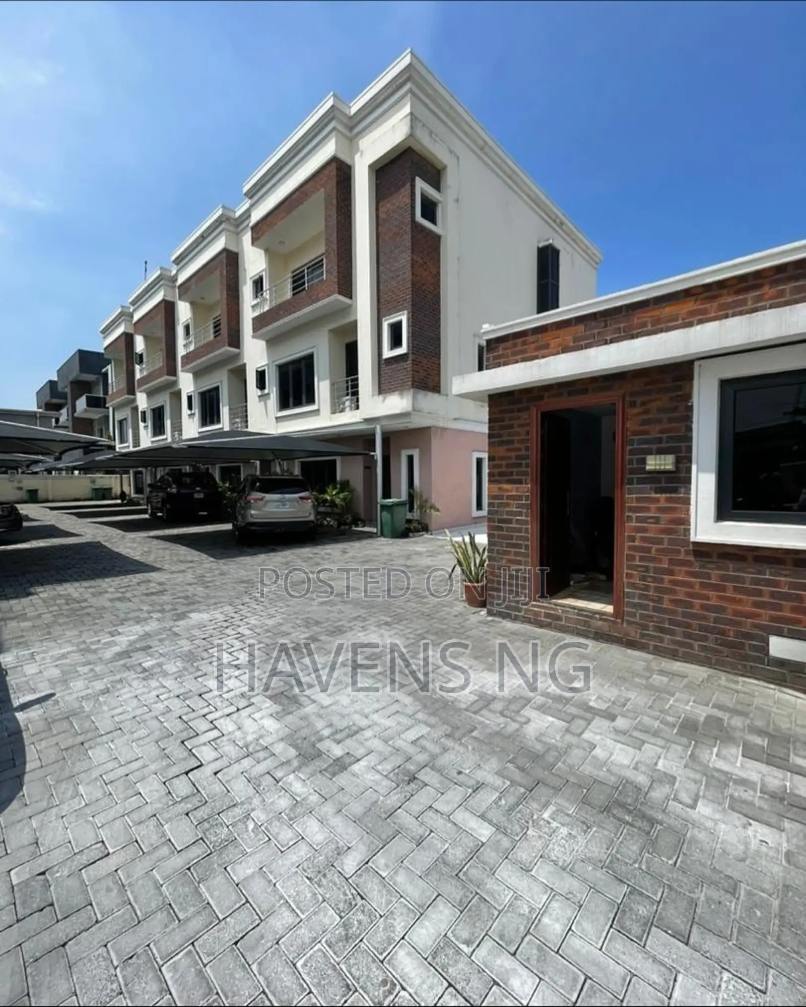 4bdrm Duplex in Lekki for sale
