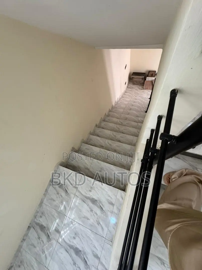4bdrm Duplex in Ikeja for sale