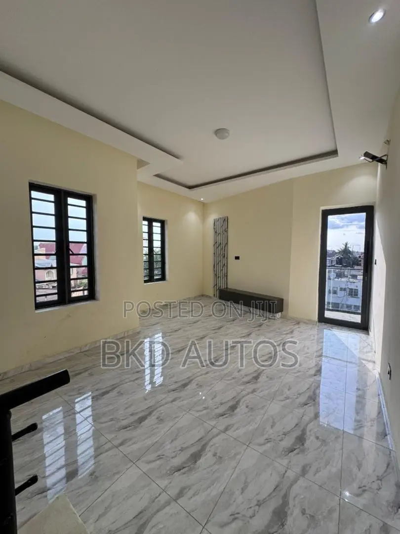 4bdrm Duplex in Ikeja for sale