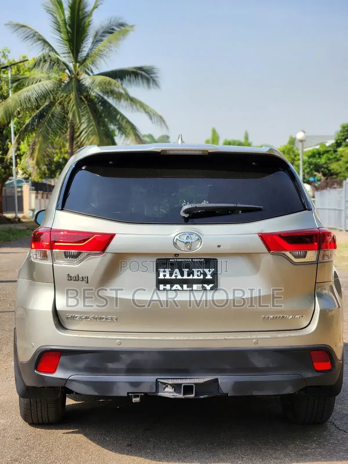 Toyota Highlander Limited 4x2 V6 (3.5L 6cyl 8A) 2018 Gold