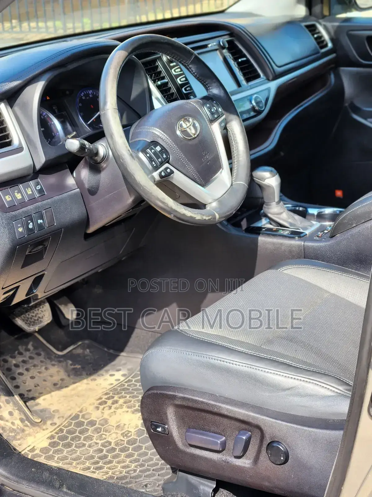Toyota Highlander Limited 4x2 V6 (3.5L 6cyl 8A) 2018 Gold