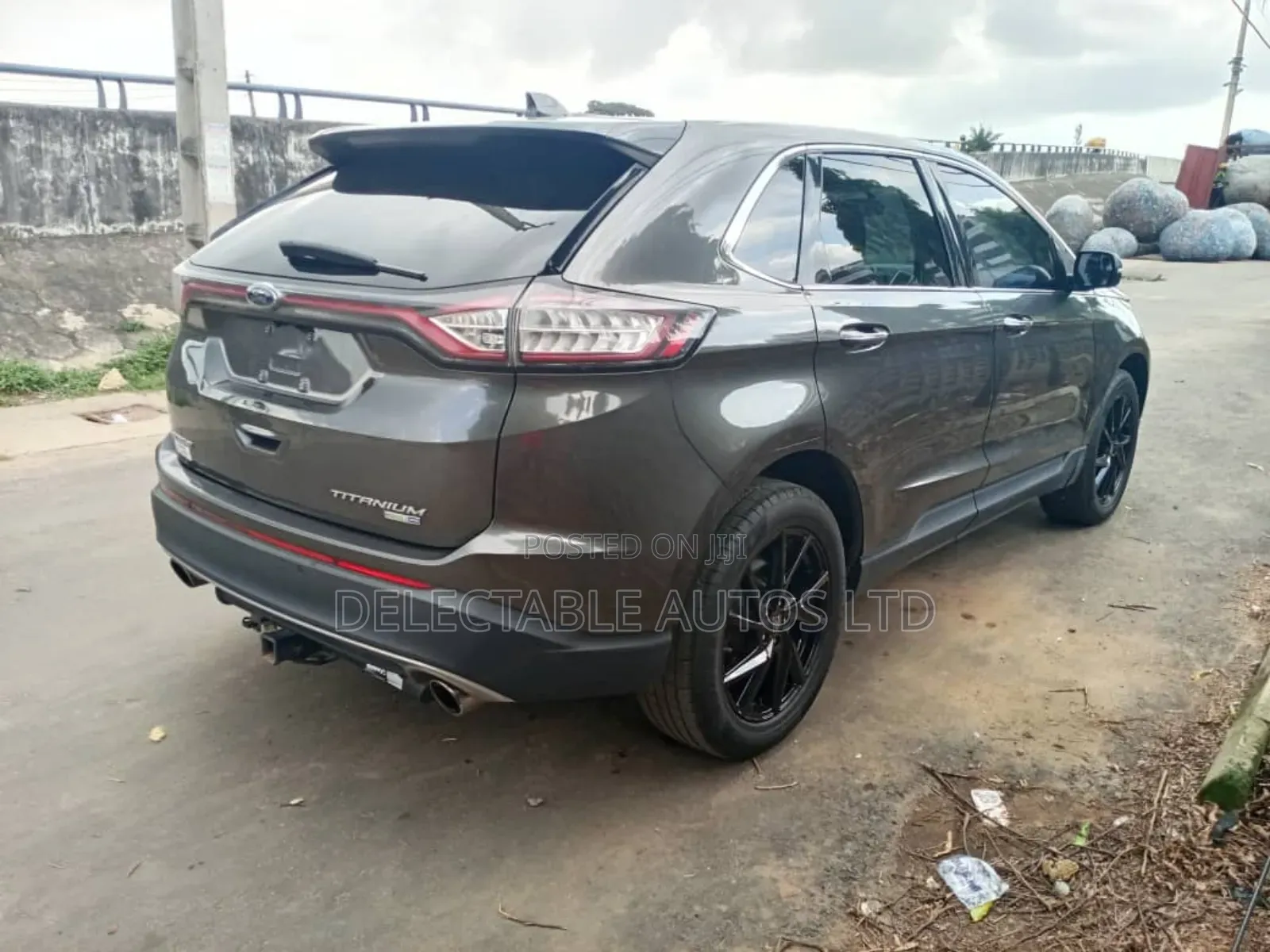 Ford Edge Titanium 4dr AWD 2017 Gray