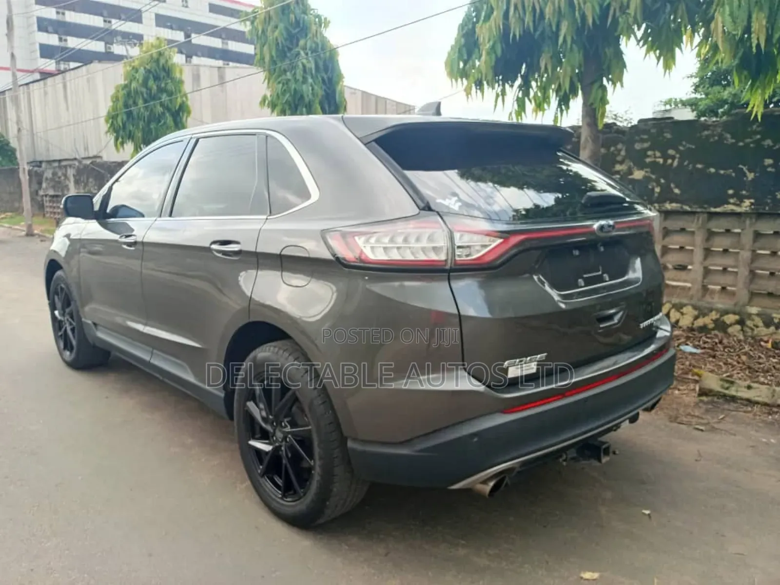Ford Edge Titanium 4dr AWD 2017 Gray