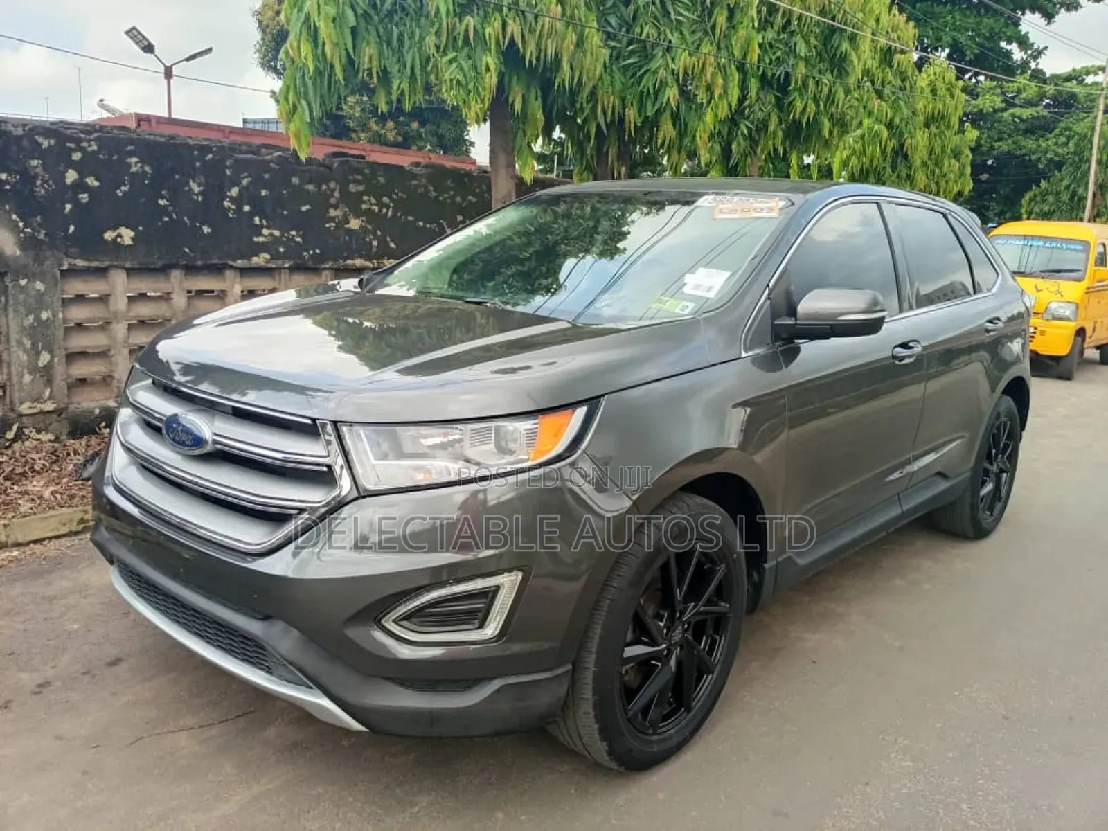 Ford Edge Titanium 4dr AWD 2017 Gray