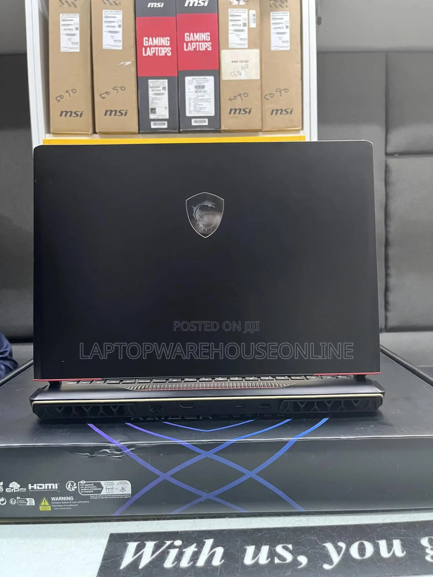 Laptop MSI Raider GE68HX 13vi-202us 32GB Intel Core I9 SSD 1T