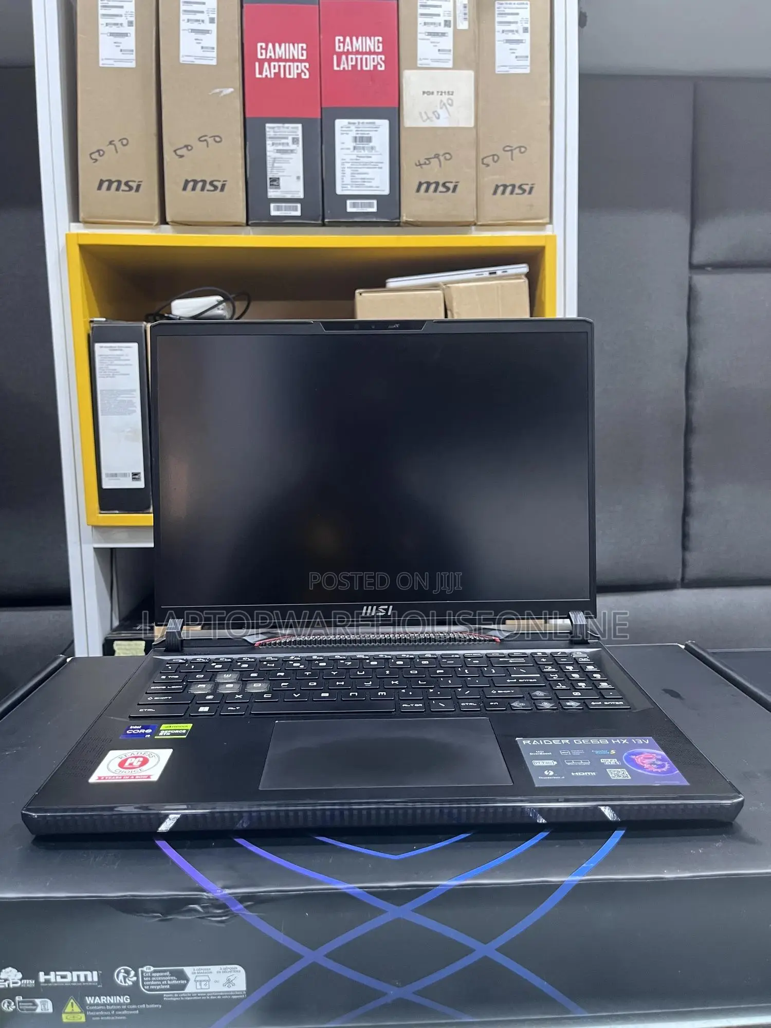 Laptop MSI Raider GE68HX 13vi-202us 32GB Intel Core I9 SSD 1T