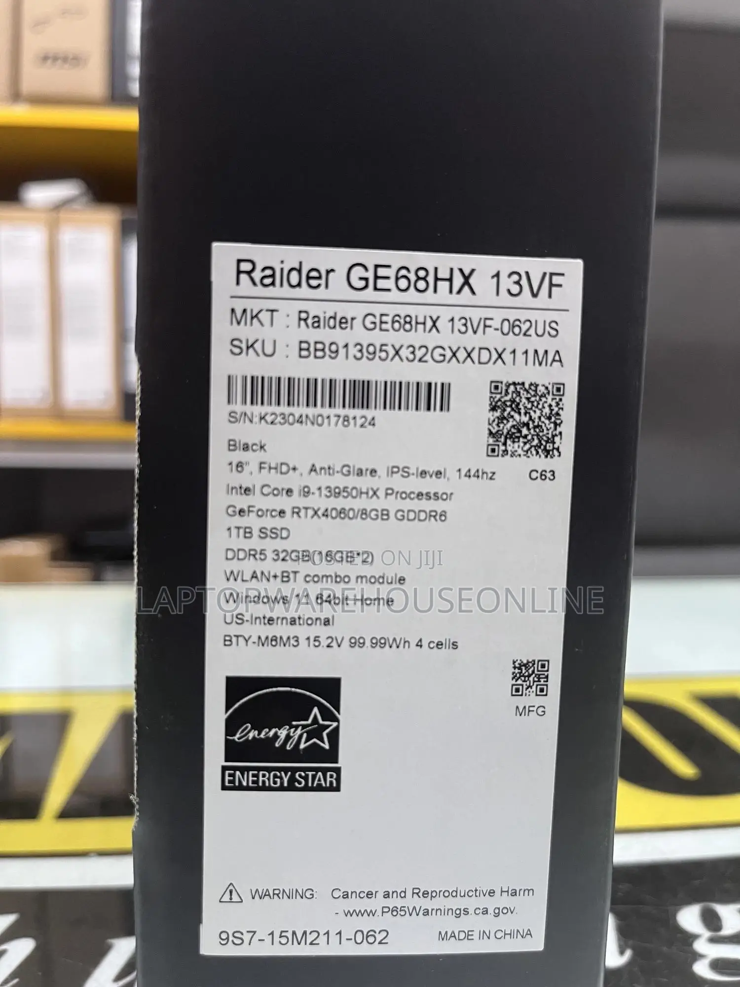 Laptop MSI Raider GE68HX 13vi-202us 32GB Intel Core I9 SSD 1T