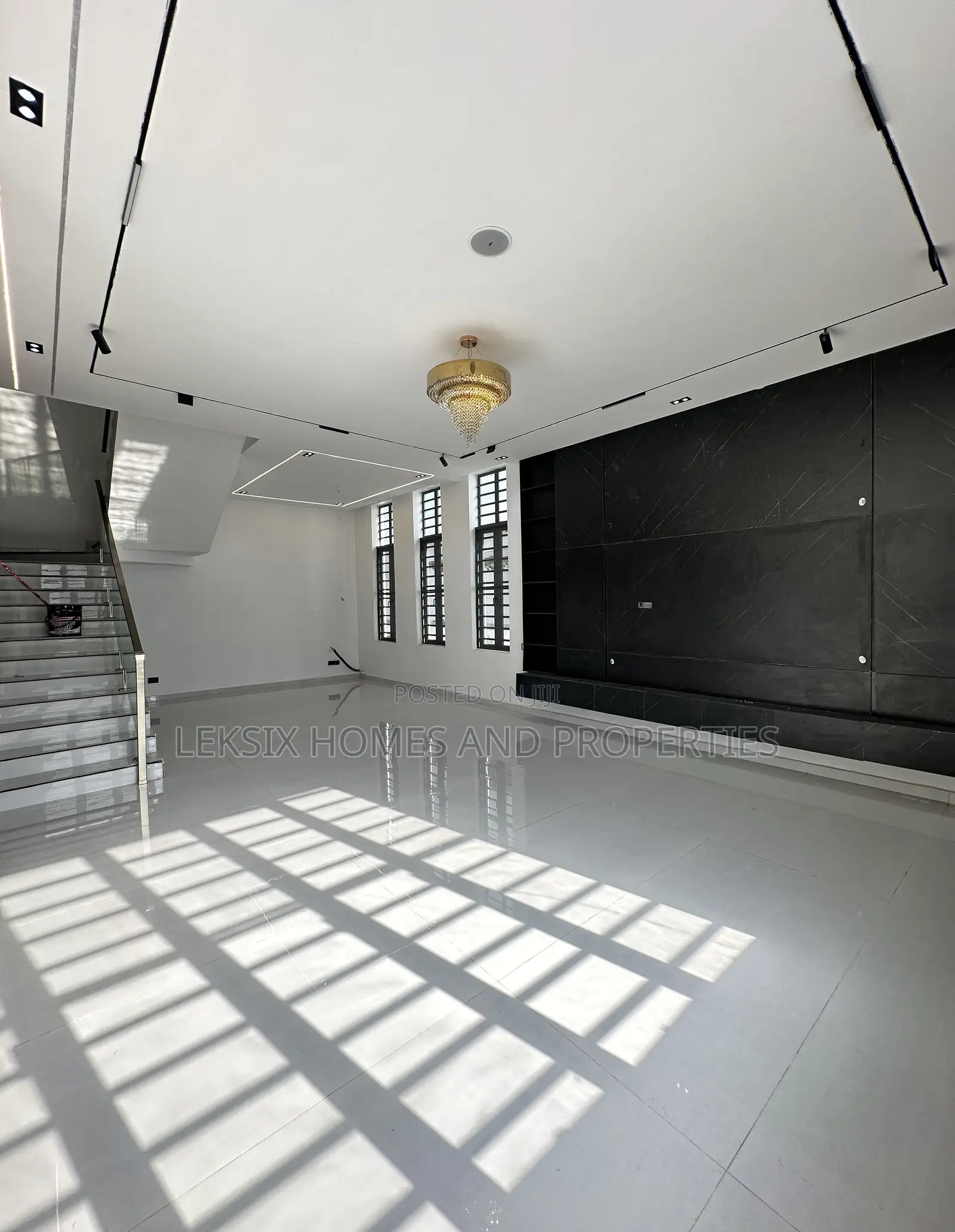 5bdrm Duplex in A Well Secured, Chevron for sale