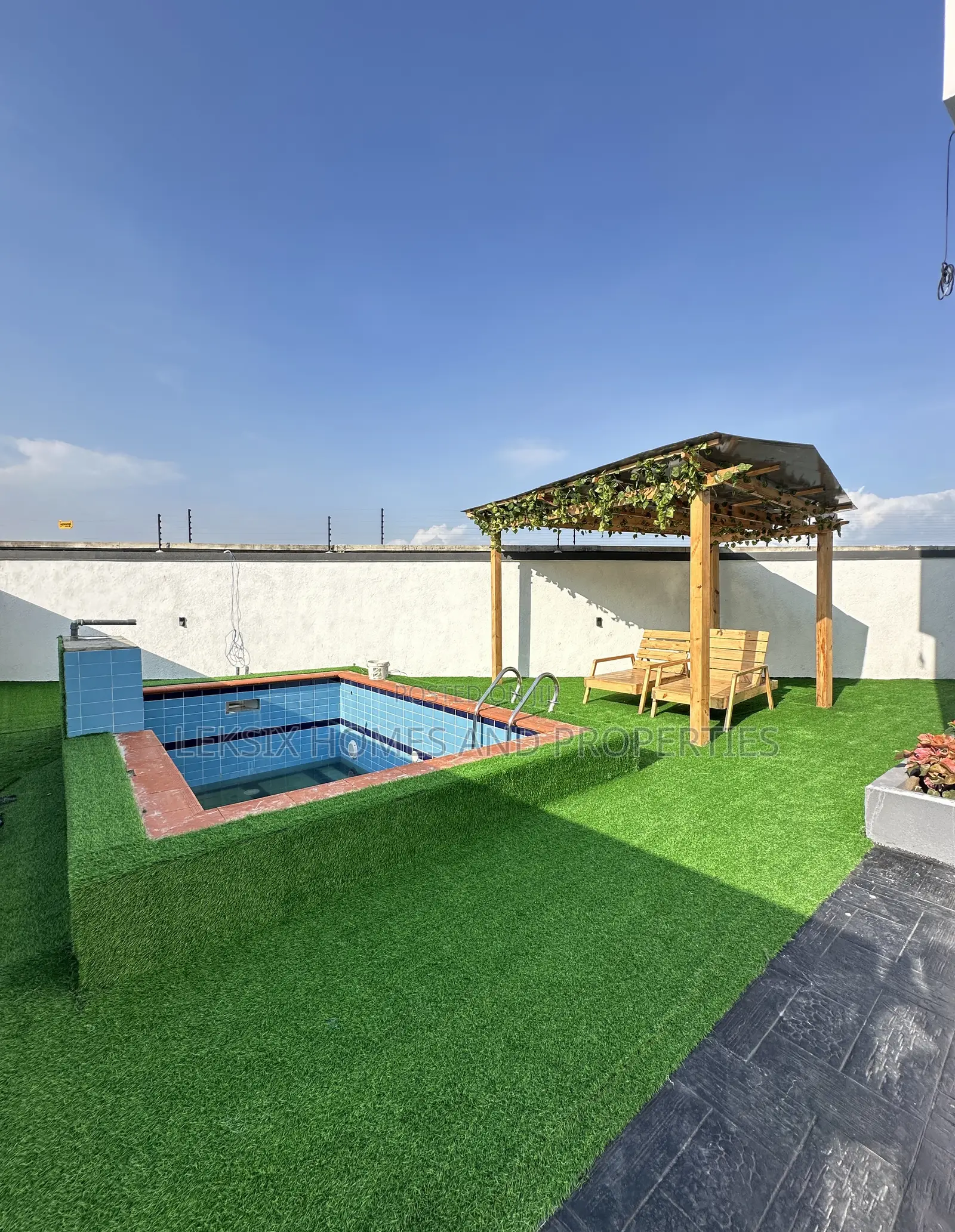 5bdrm Duplex in A Well Secured, Chevron for sale