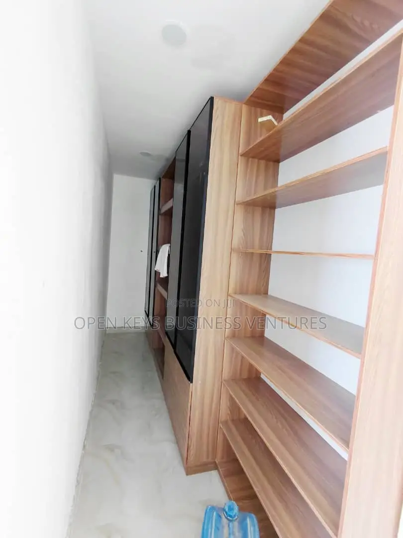 Furnished 4bdrm Duplex in Alalubosa for sale